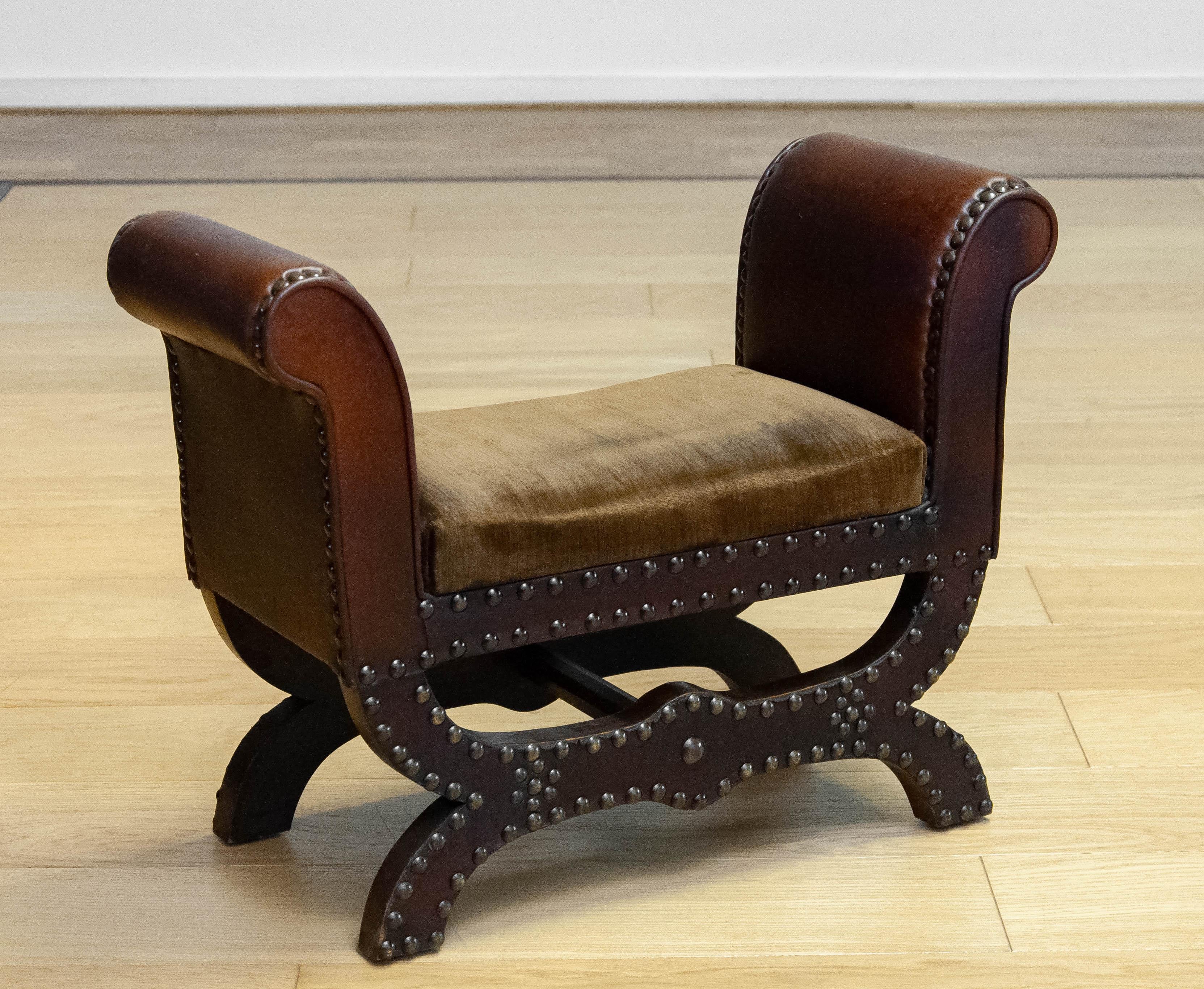 Tabouret de pied des années 1930 en cuir Brown patiné par Otto Schulz pour Boet Göteborg en vente 1