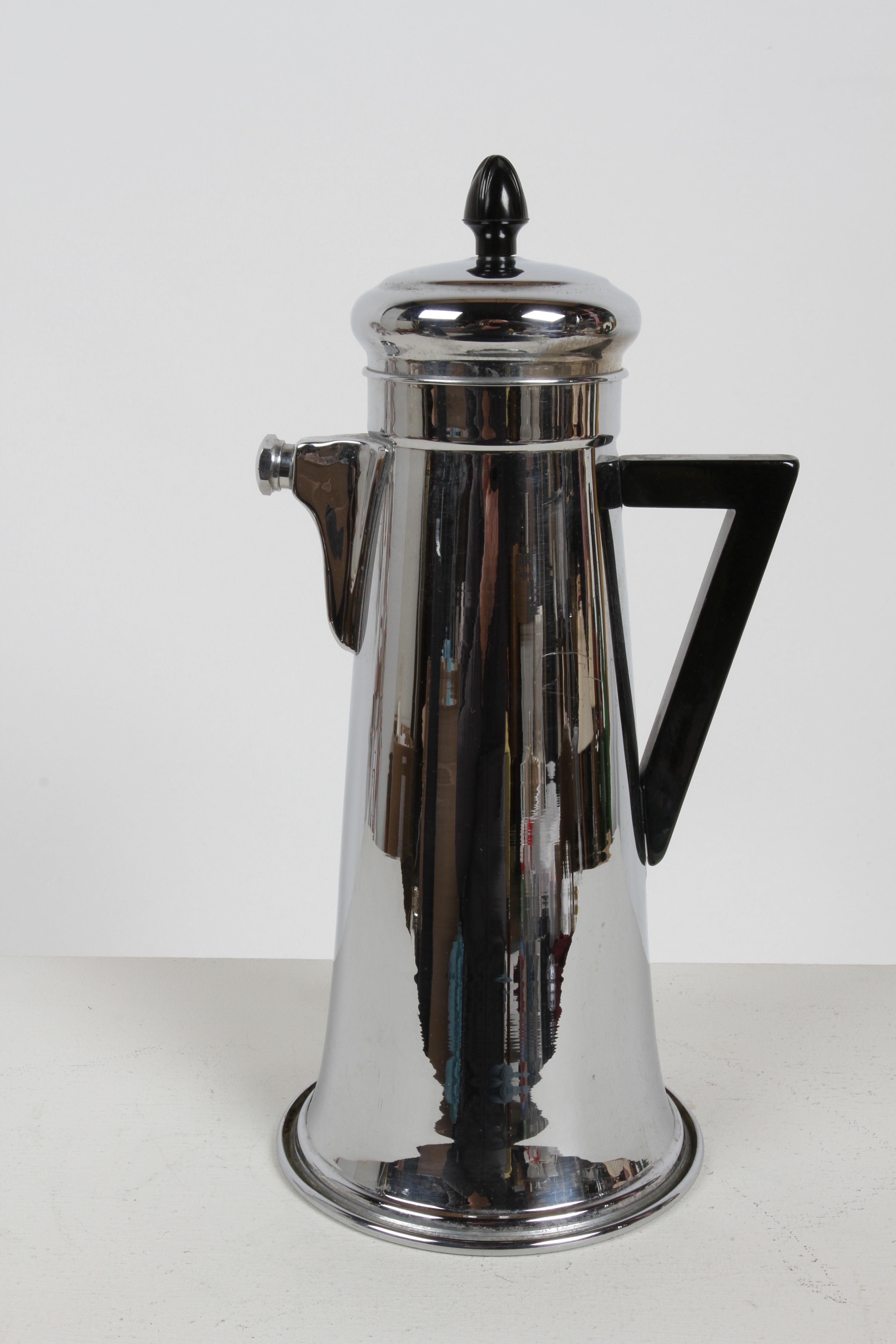 1930s Forman Brothers Art Deco Black Handle Chrome Cocktail Shaker with Recipes  For Sale 6