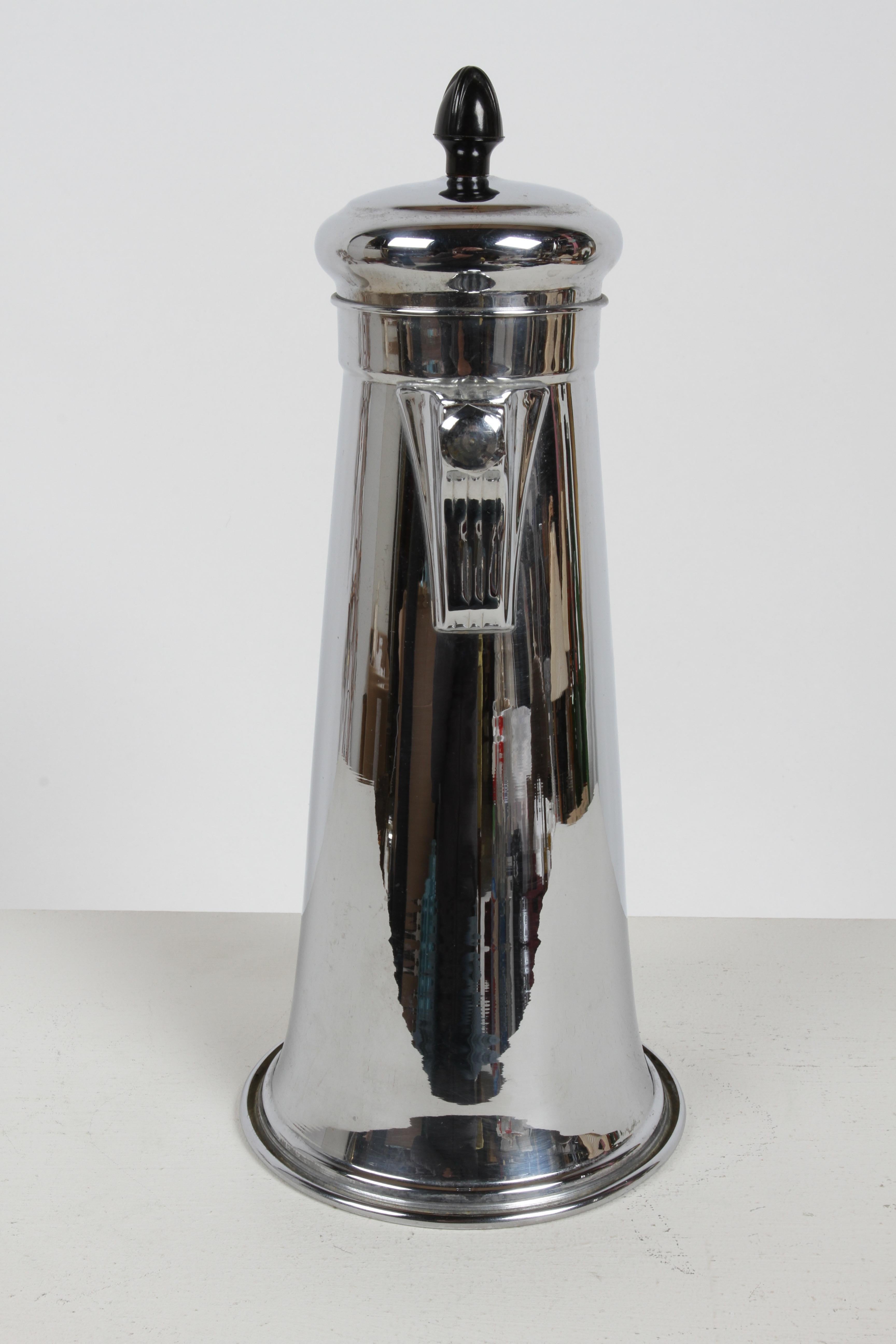 1930s Forman Brothers Art Deco Black Handle Chrome Cocktail Shaker with Recipes  In Good Condition For Sale In St. Louis, MO