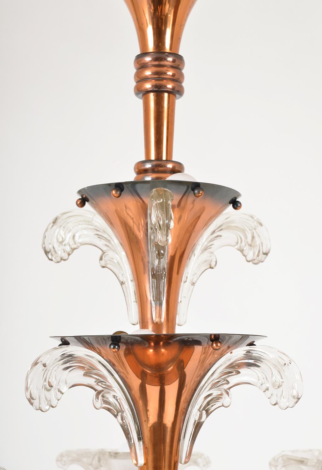 Französischer 6-Arm-Kronleuchter im Art déco-Stil von Petitot und Ezan aus Kupfer und Glas, 1930er Jahre (Mitte des 20. Jahrhunderts) im Angebot