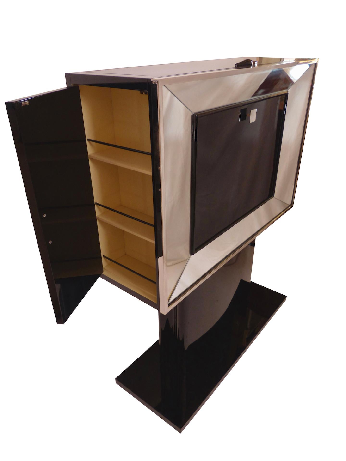 Metal 1930s French Art Deco Black Piano Lacquer Bar Cabinet on a High Main Pillar For Sale