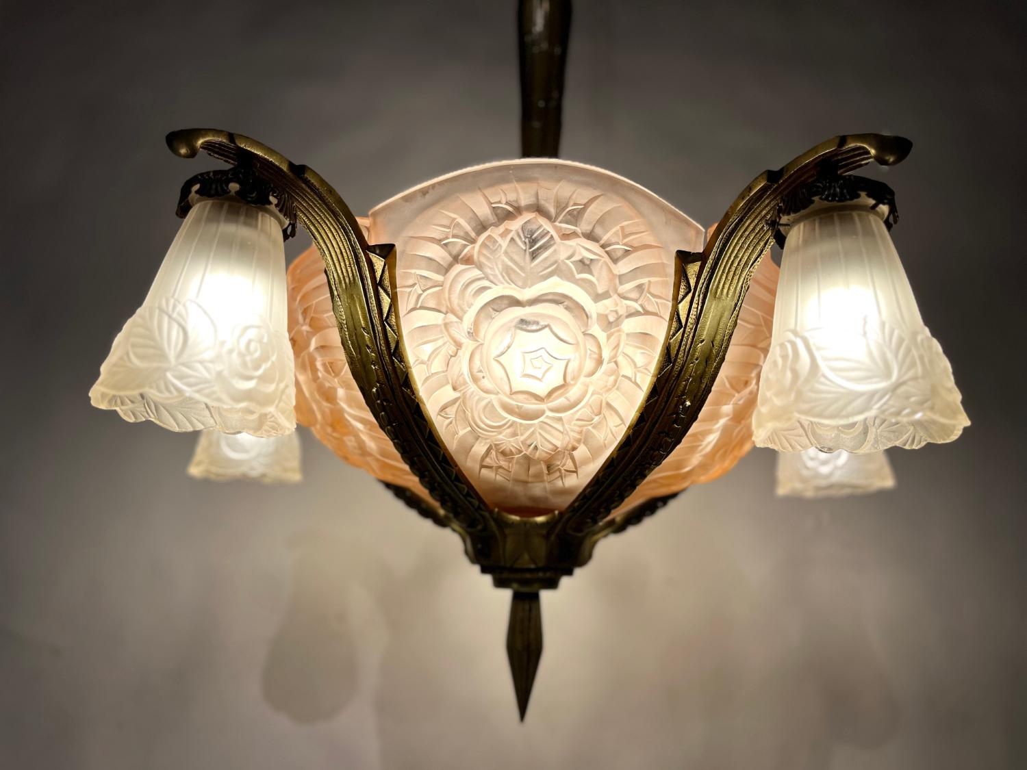 Lustre Art Déco français des années 1930 en laiton et verre Hettier & Vincent Freres Hanots en vente 8