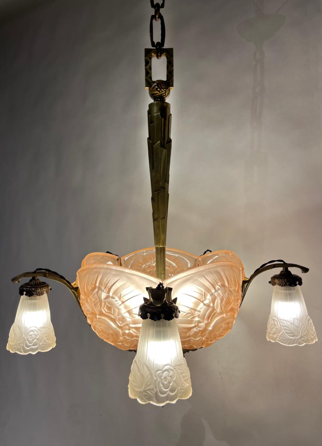 Lustre Art Déco français des années 1930 en laiton et verre Hettier & Vincent Freres Hanots en vente 9