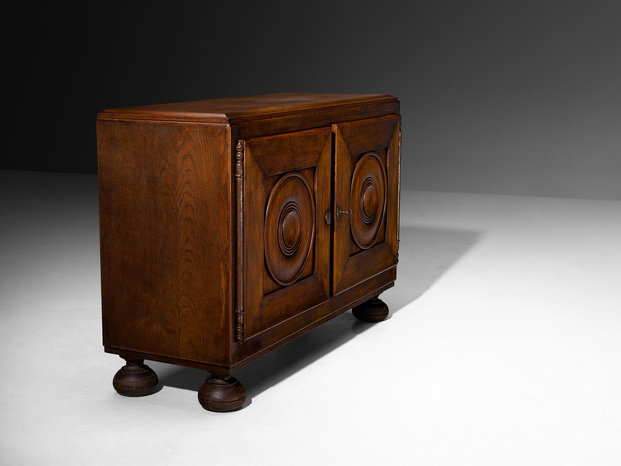 Armoire Art déco française des années 1930 en chêne teinté et châtaignier 2