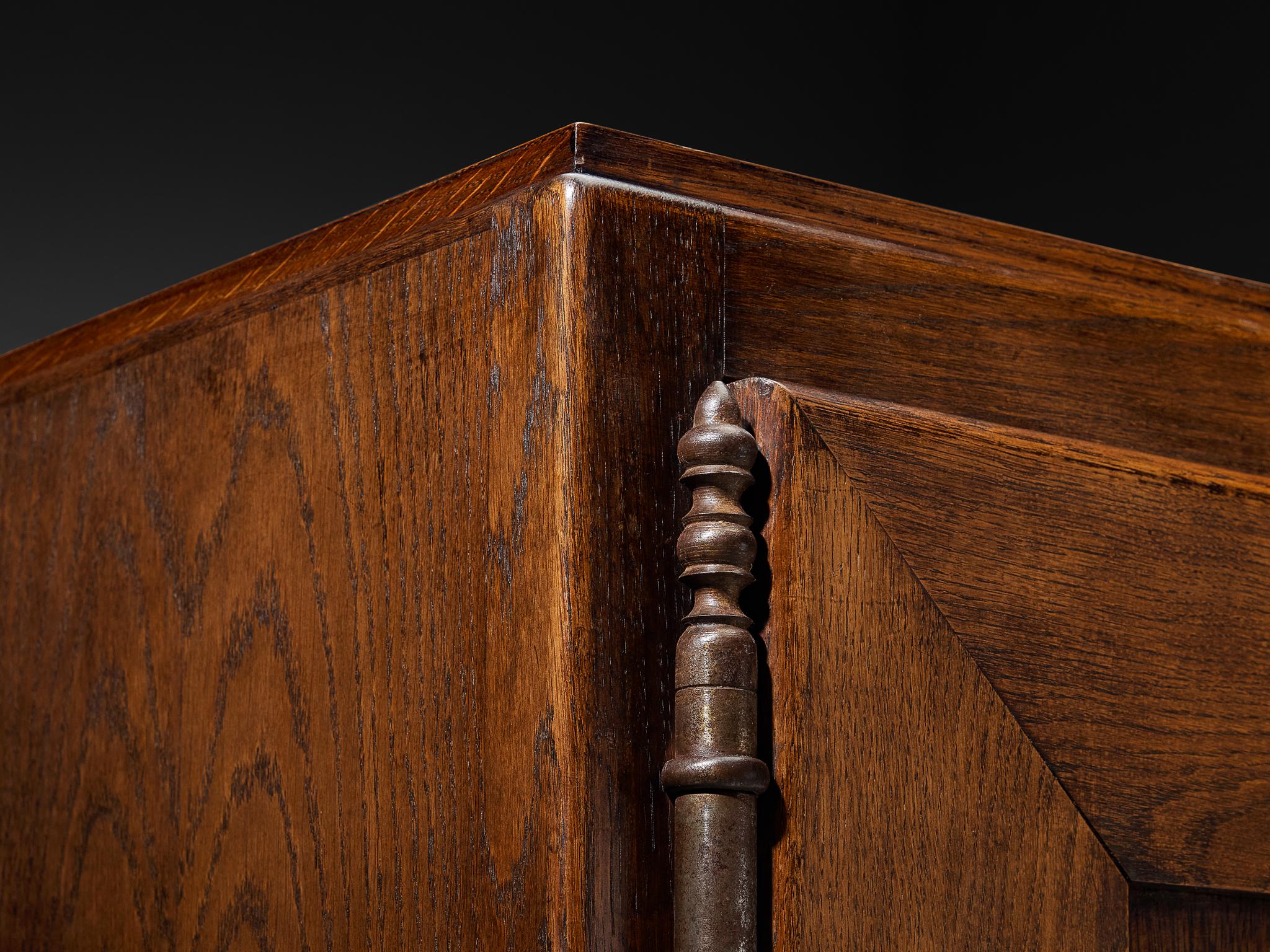 Armoire Art déco française des années 1930 en chêne teinté et châtaignier 3