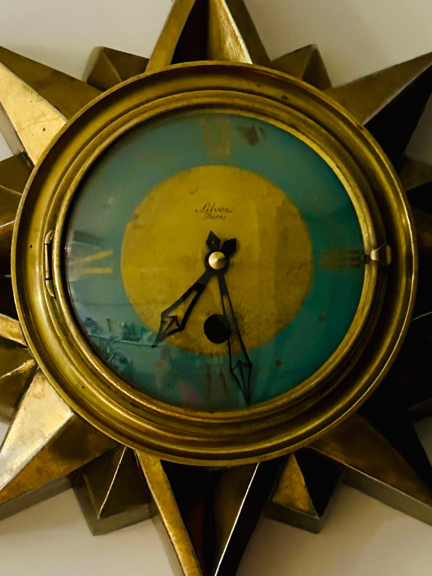 Horloge murale Art déco française des années 1930 « Cartel Silvoz Paris » Sunburst en laiton en vente 1
