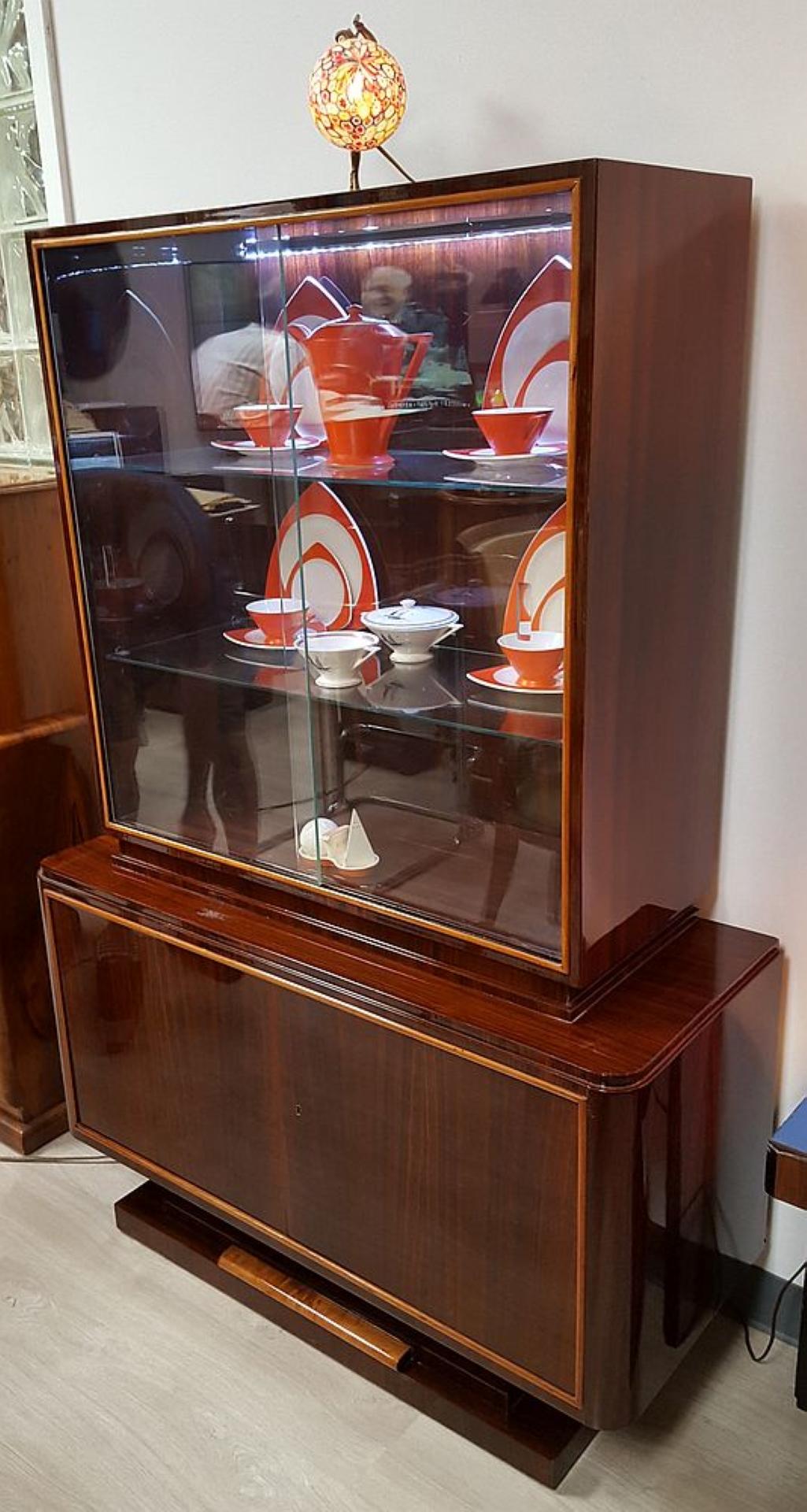 1930s French Art Deco China Cabinet in Style of Ruhlmann In Excellent Condition For Sale In Senden, NRW