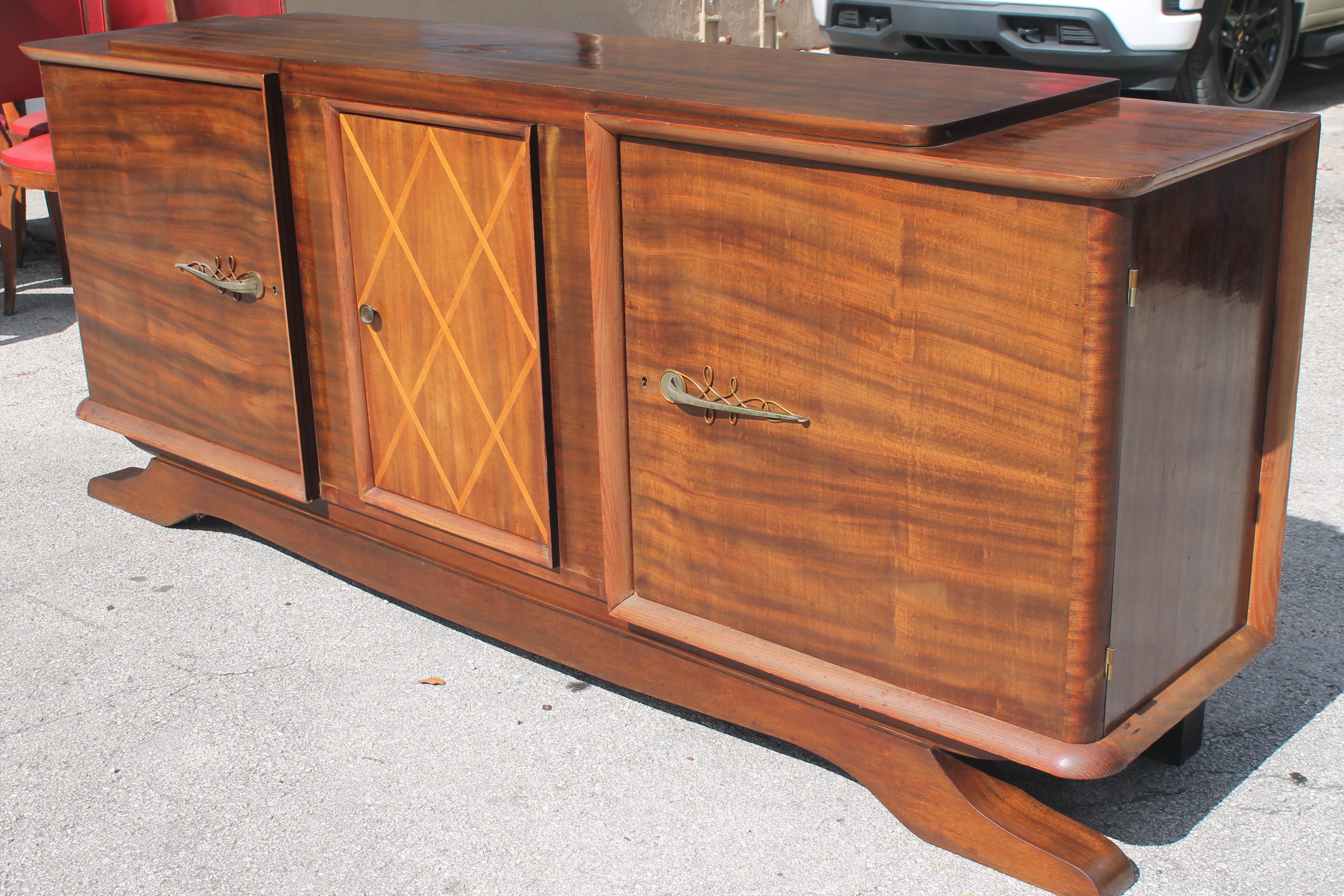1930's French Art Deco Classic Exotic Walnut Buffet/ Sideboard/ Credenza For Sale 2