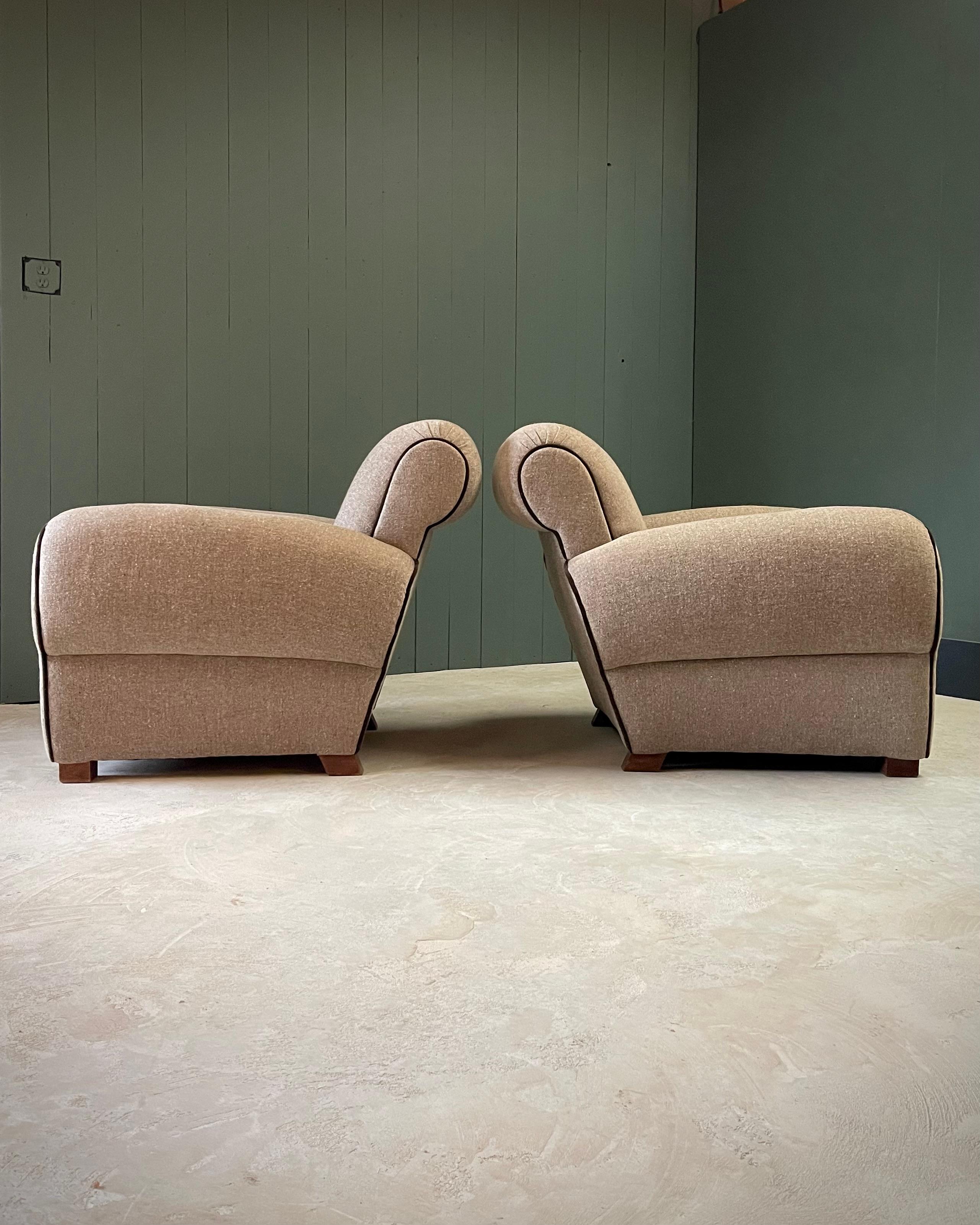 Sillas Club Art Decó francesas de los años 30 en tweed danés y mohair chocolate mediados del siglo XX en venta