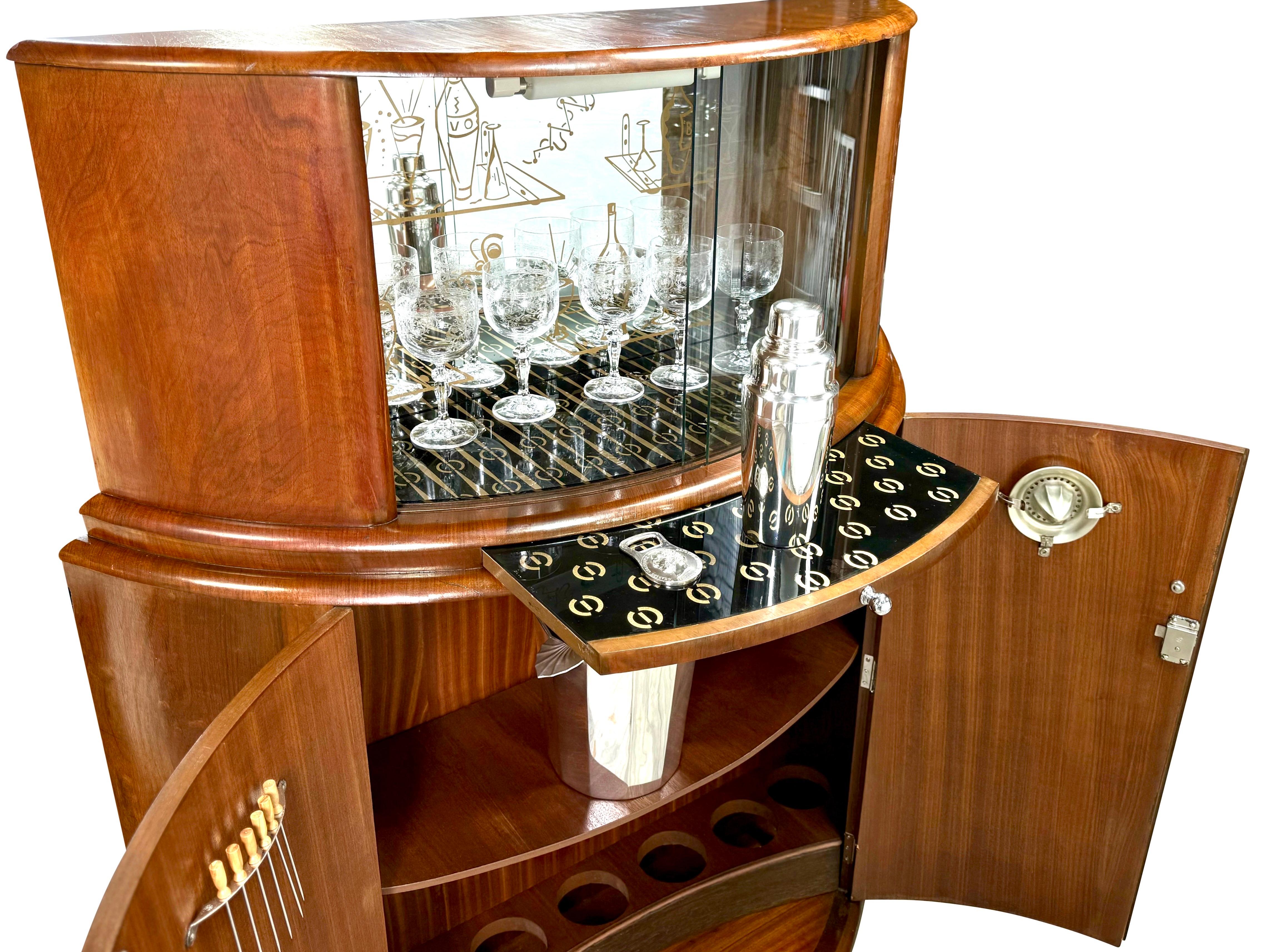 Meuble de bar ou de cocktail Demilune en noyer, art déco français des années 1930 en vente 2