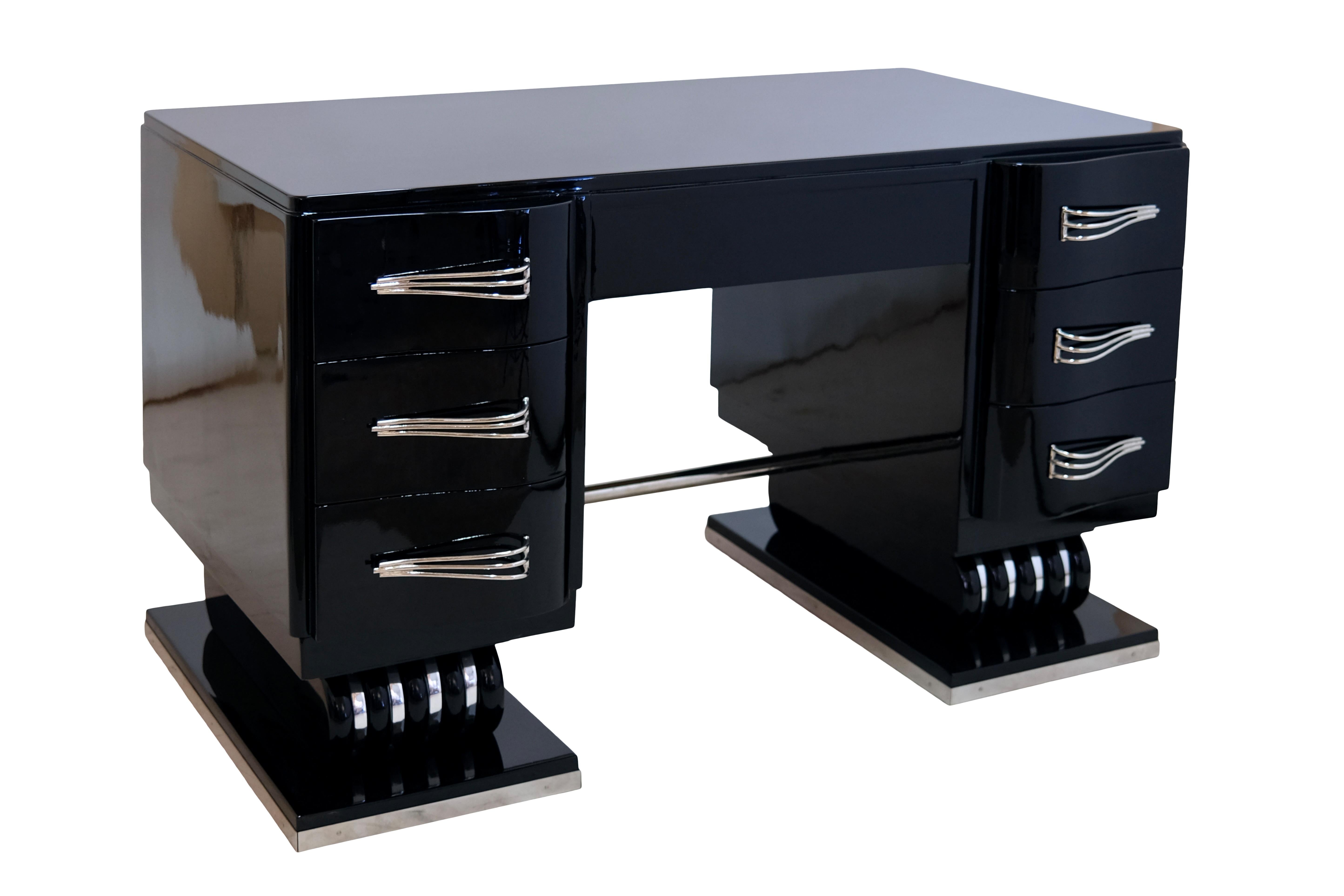 1930s French Art Deco Desk in Black Lacquer with Nickeled Metal Applications For Sale 3