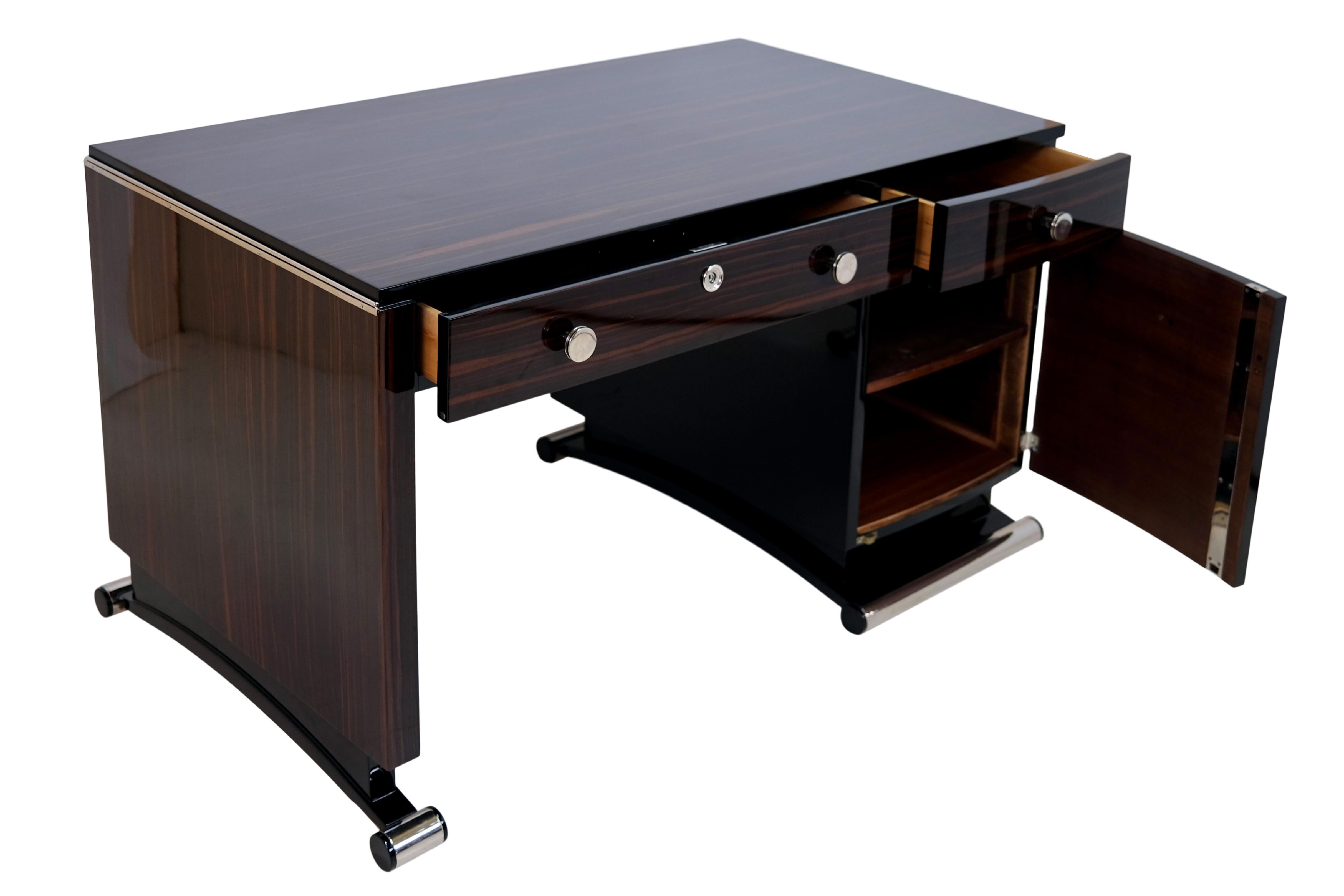1930's French Art Deco Desk on Curved Legs in Makassar with High Gloss Finish  In Good Condition In Ulm, DE