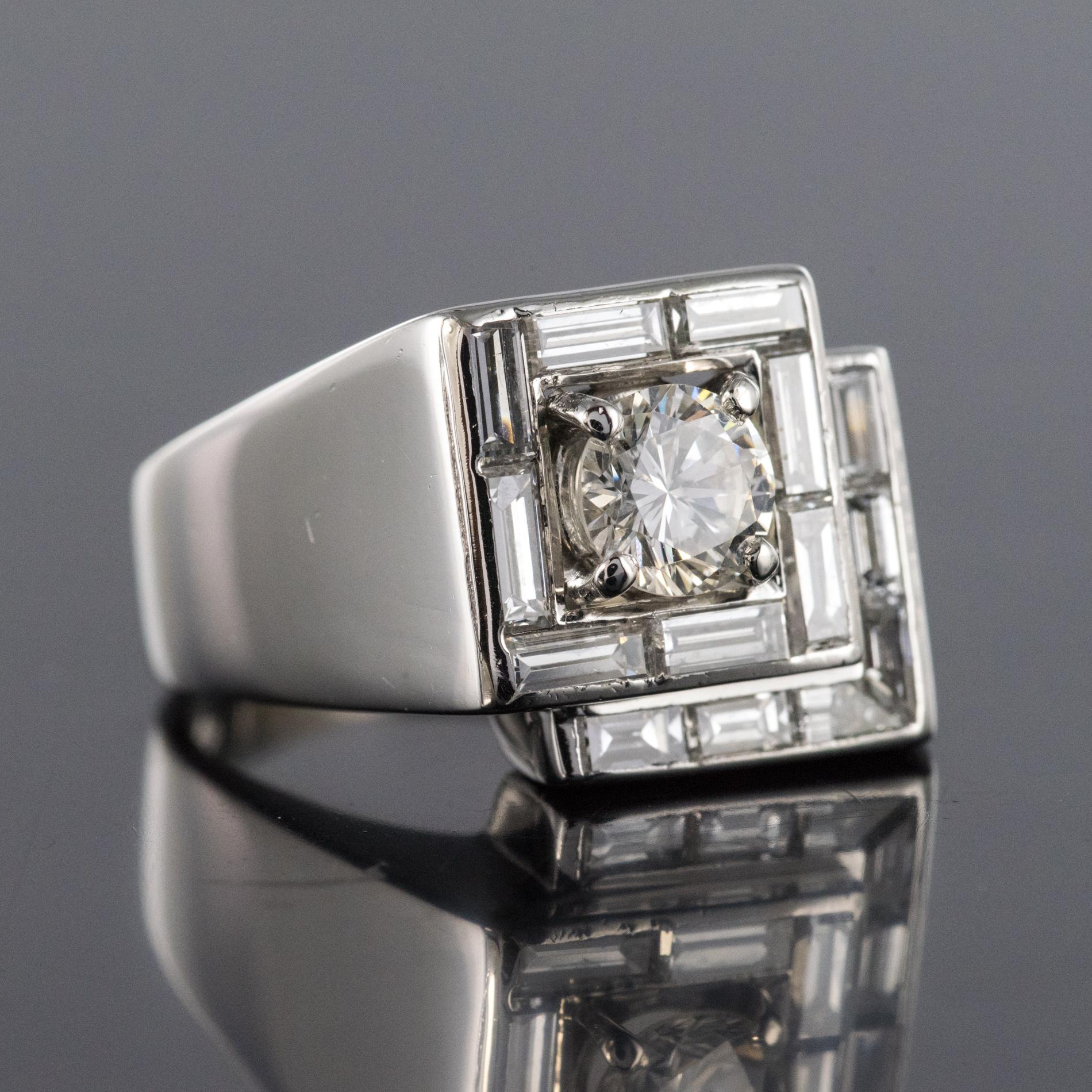 1930er Jahre Franzsisch Art Deco Diamanten Platin asymmetrischen Ring im Zustand „Hervorragend“ im Angebot in Poitiers, FR