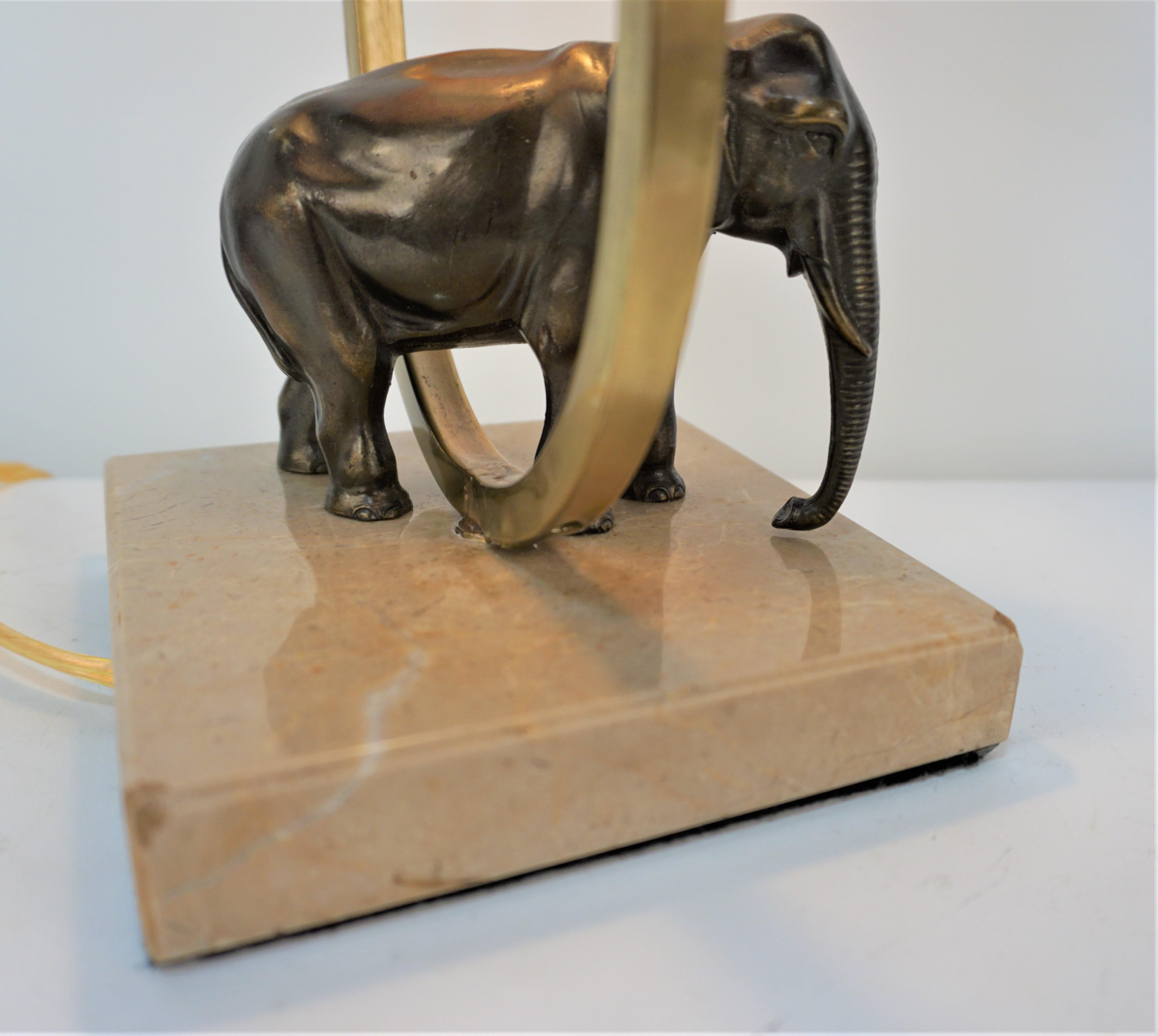 1930's French Art Deco Elephant Art Glass Table Lamp For Sale 5