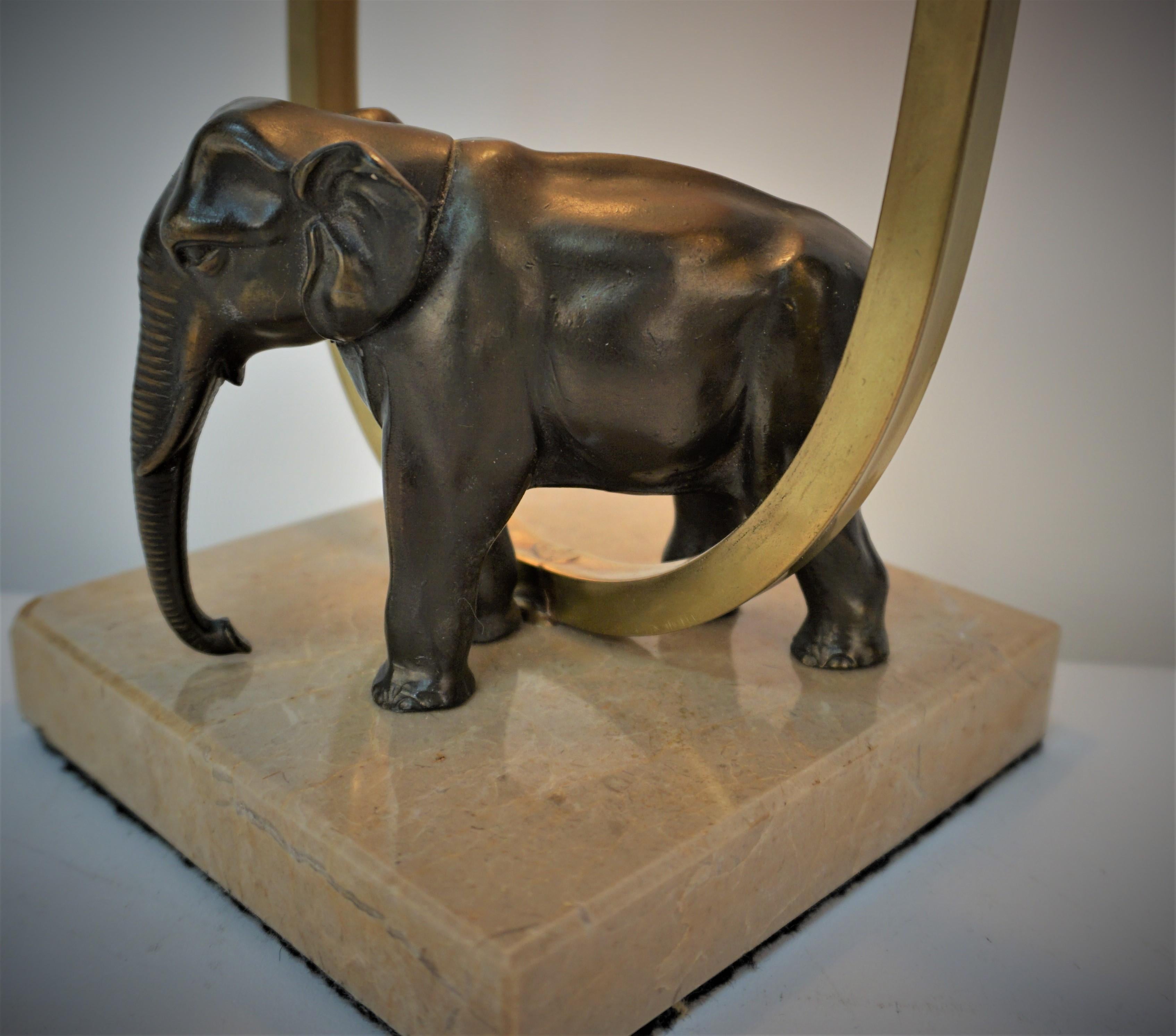 1930's French Art Deco Elephant Art Glass Table Lamp For Sale 3
