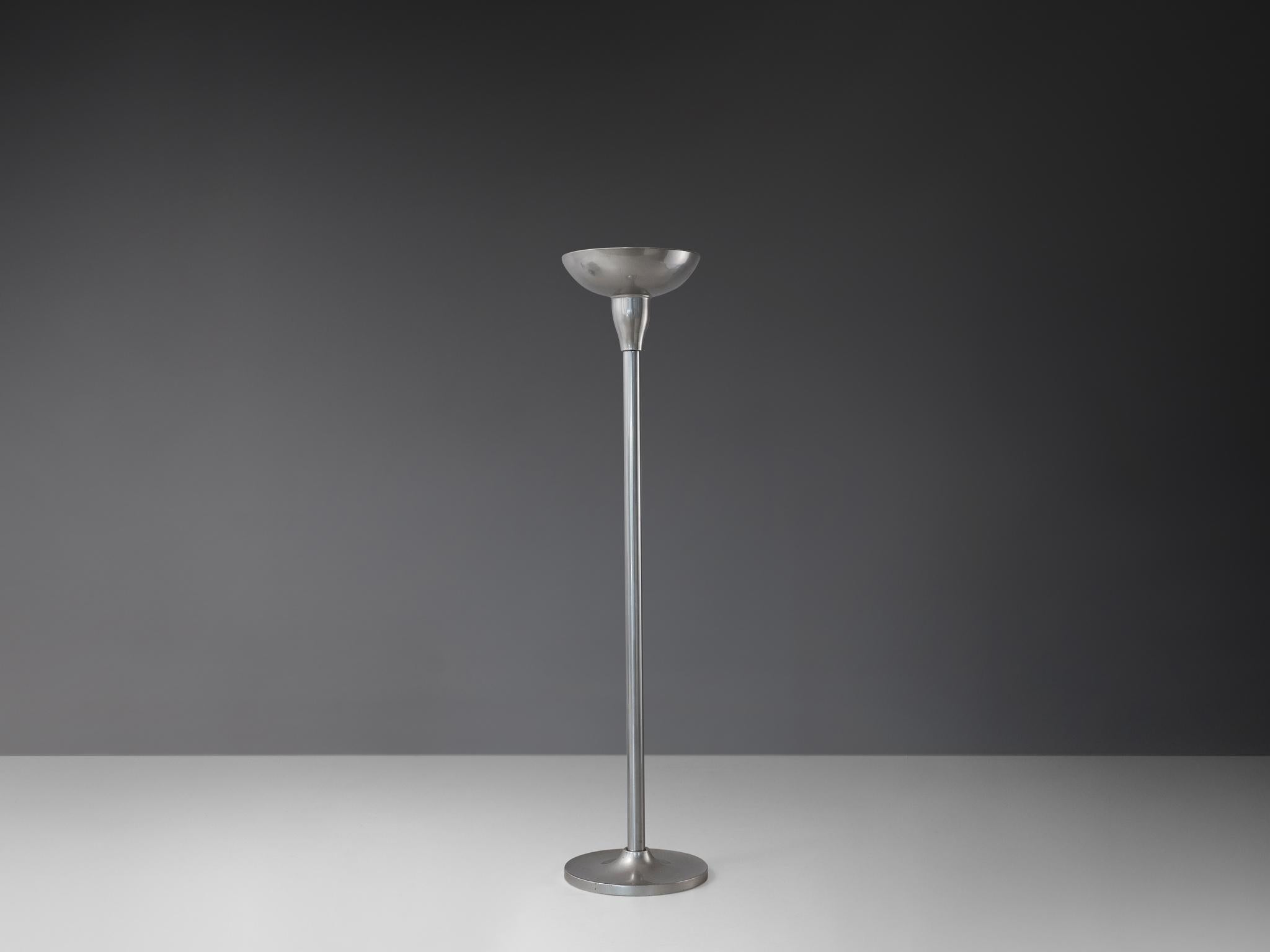 Floor lamp, aluminum, France, 1930s 

A beautiful French floor lamp from the 1930s, exuding classic Art Deco elegance. The lamp’s design impresses with its choice of material. Crafted entirely from aluminum, a material typical of its era. The
