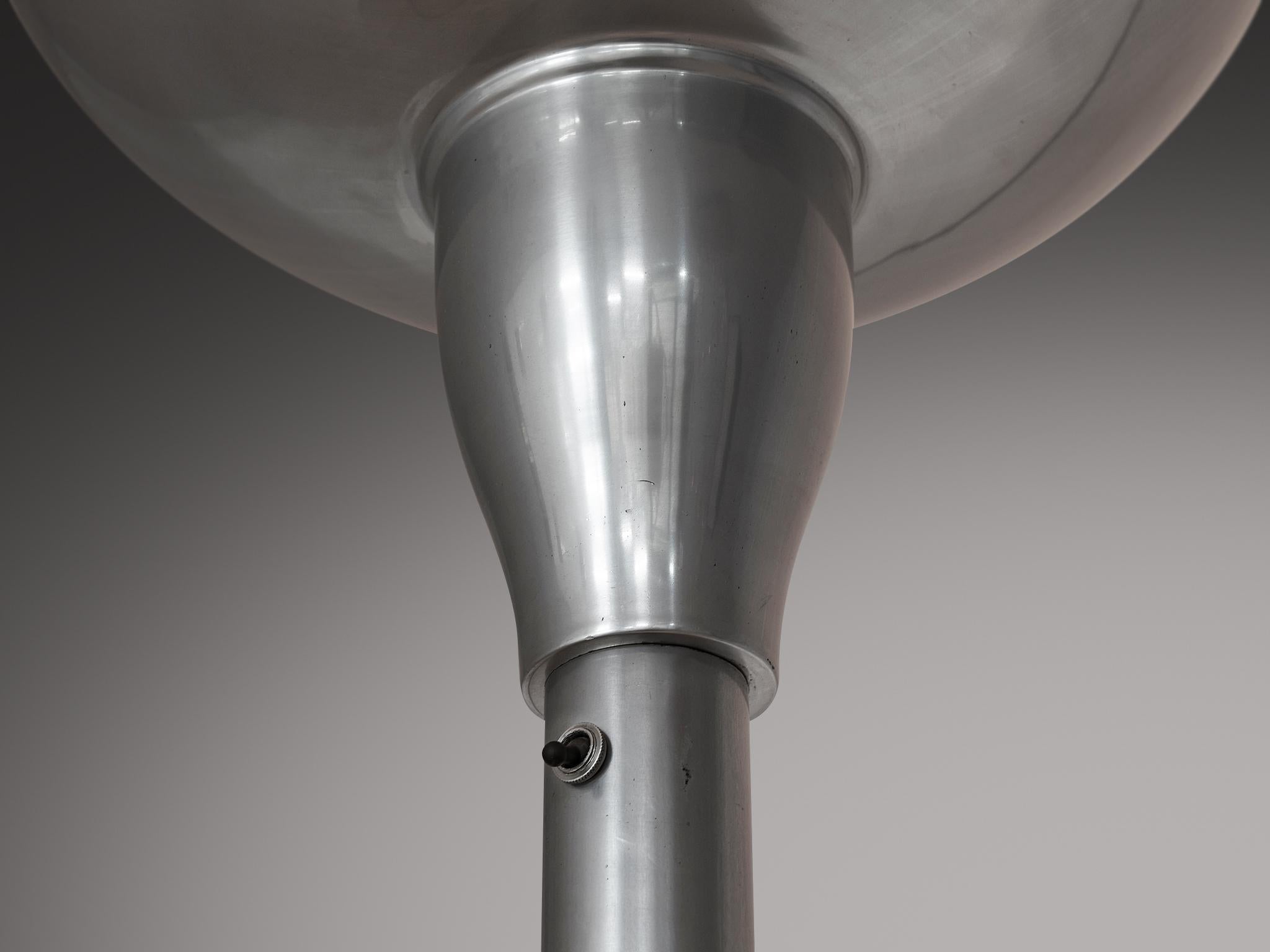 1930s French Art Deco Floor Lamp in Silver Aluminum For Sale 1
