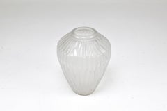 Französische Vase aus mattiertem Glas von André Hunebelle, 1930er Jahre