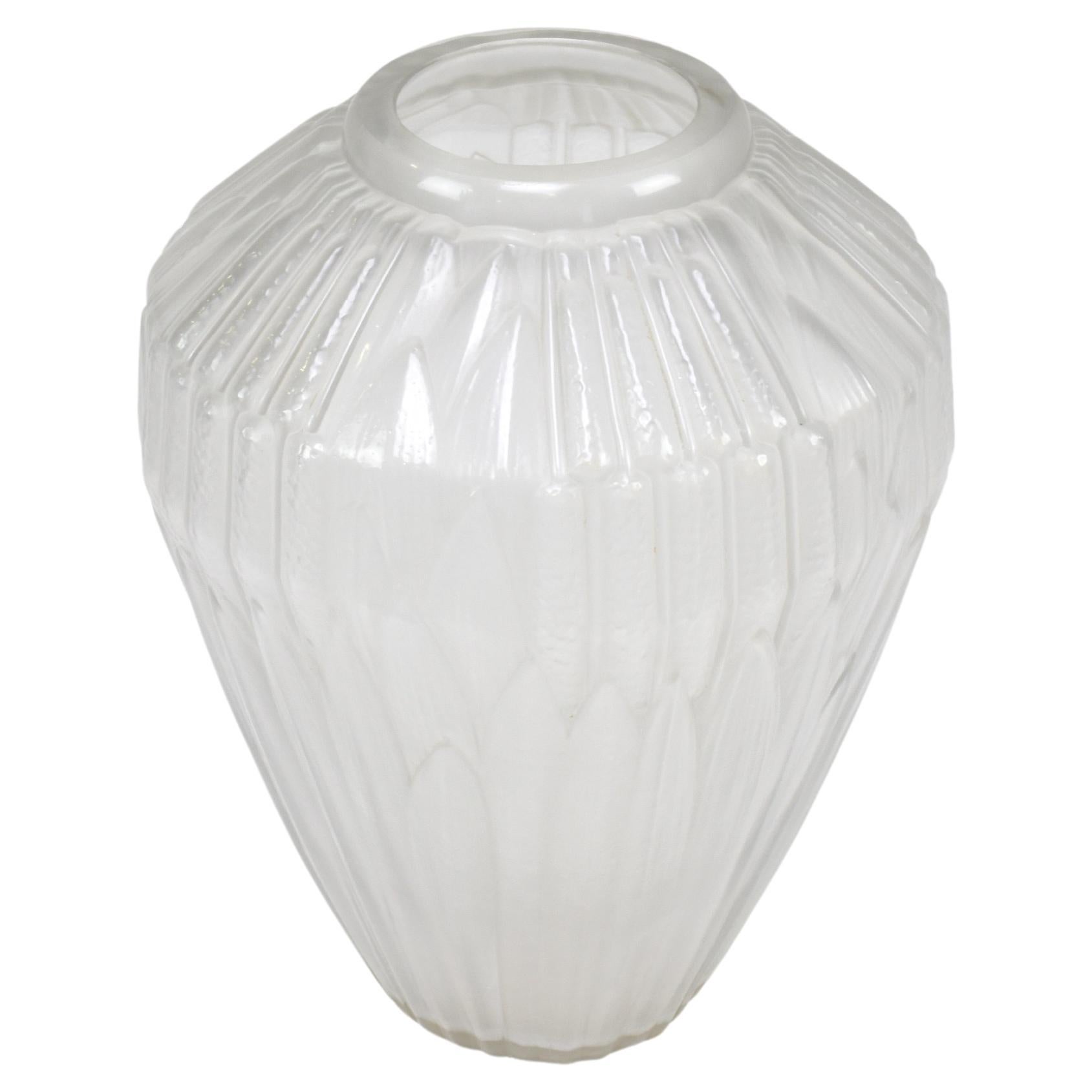 1930s French Art Deco Frosted Glass Vase by André Hunebelle