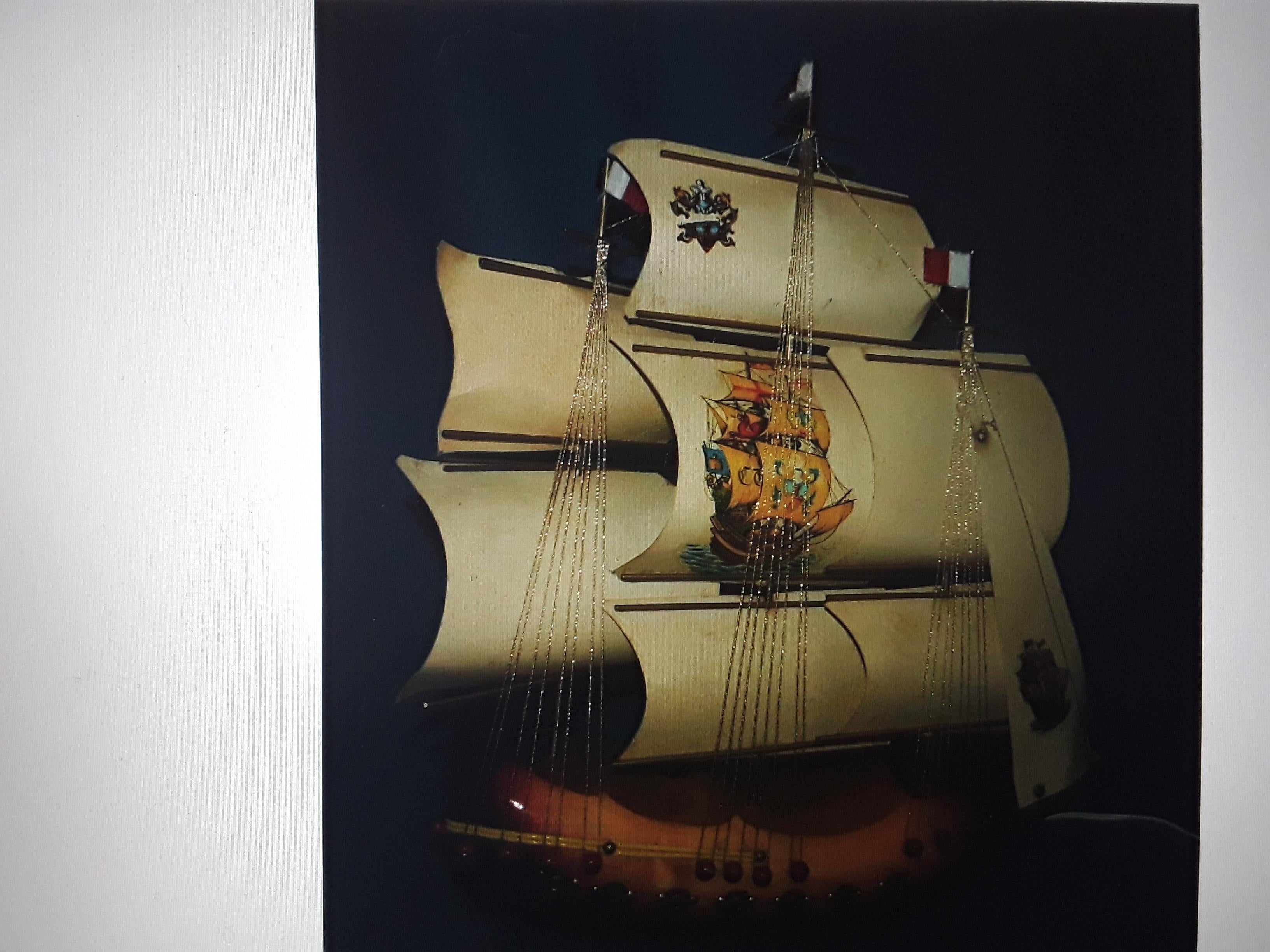 Art déco Lampe d'appoint à poser en bois sculpté pour bateau/ navire/ galeon Art Déco français des années 1930 en vente