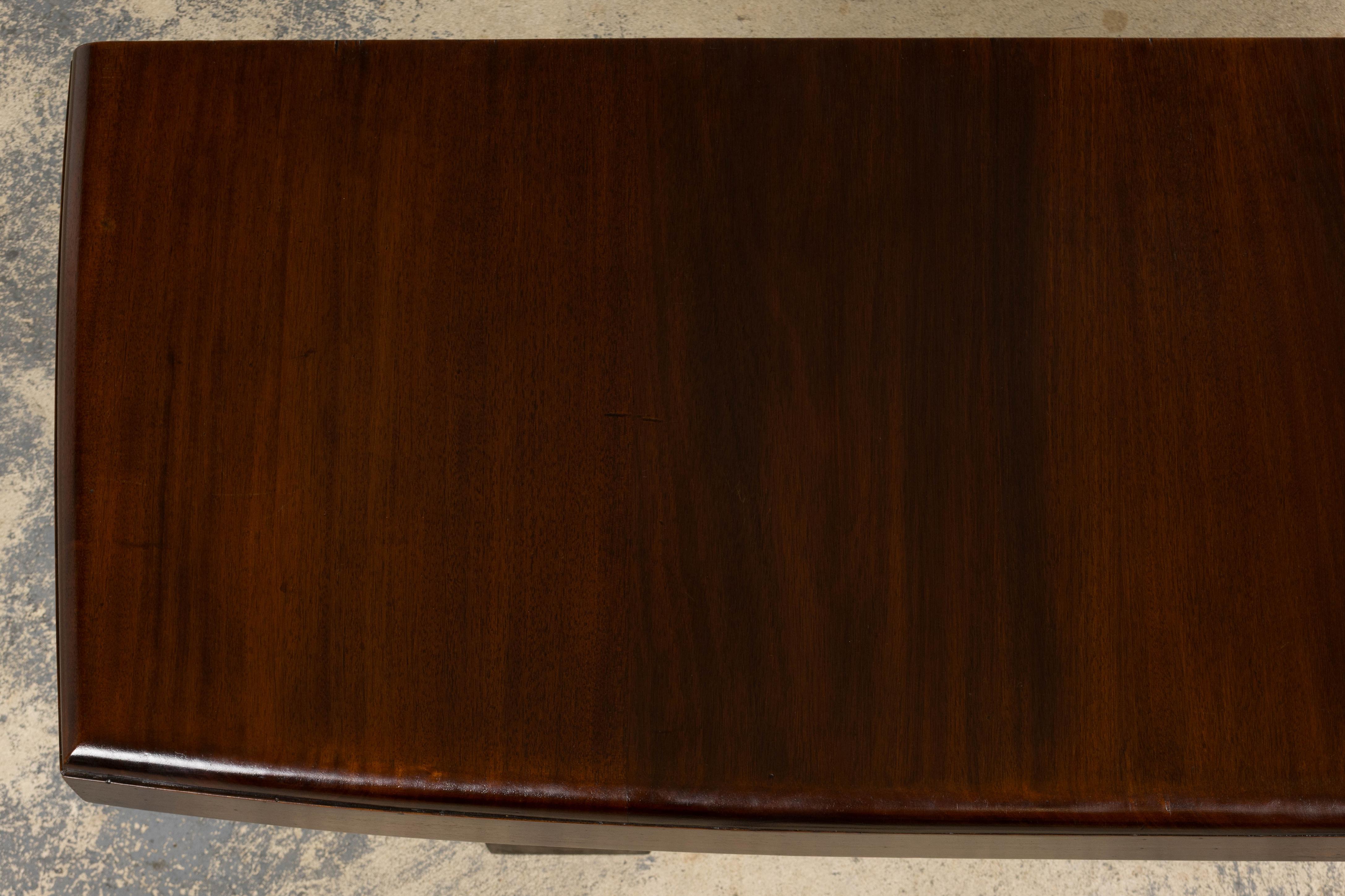 1930s French Art Deco Mahogany Console Table Tallado a mano en venta