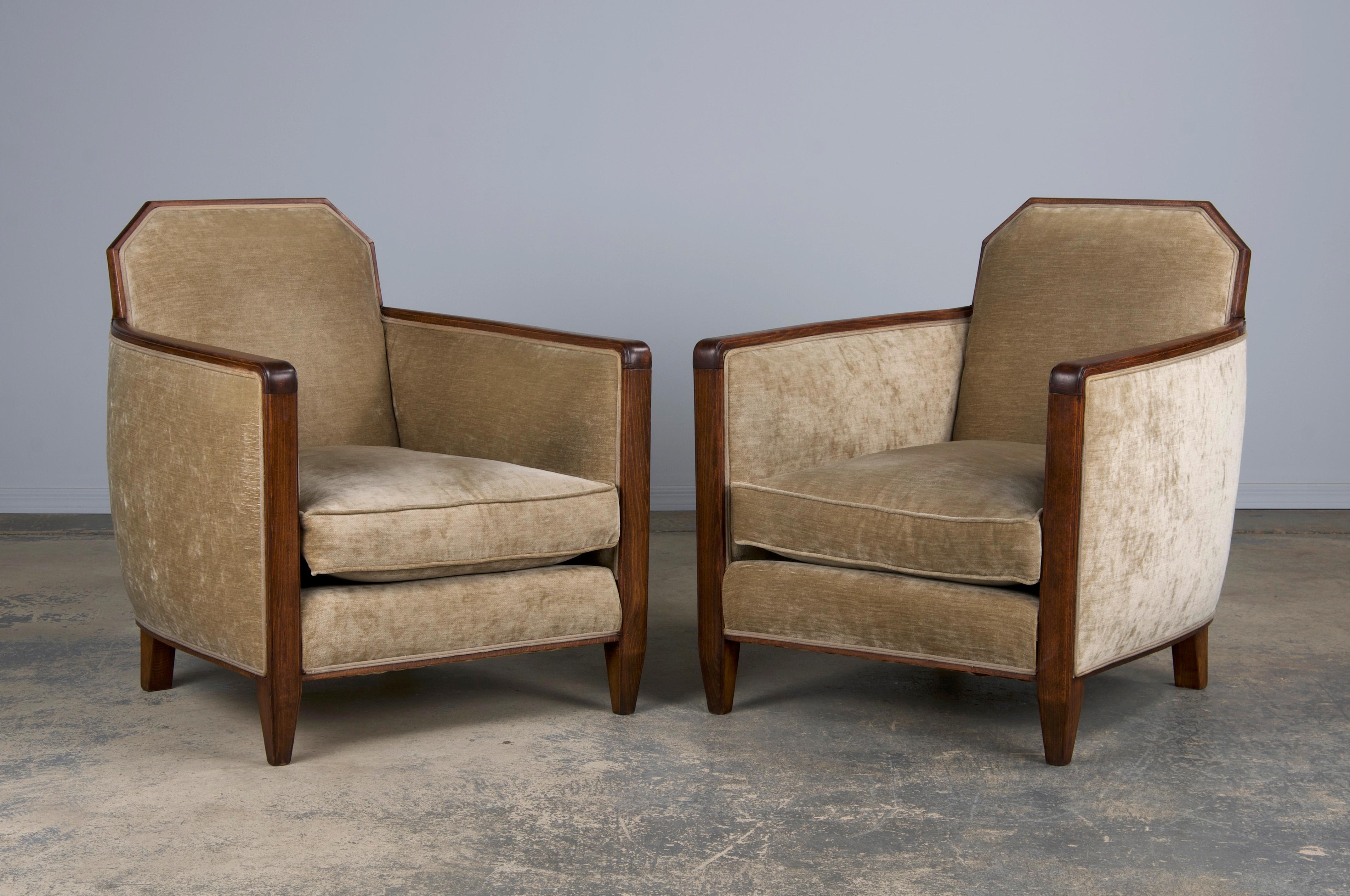 1930s French Art Deco Maple Club Chairs and Loveseat W/ Beige Velvet - Set of 3 8