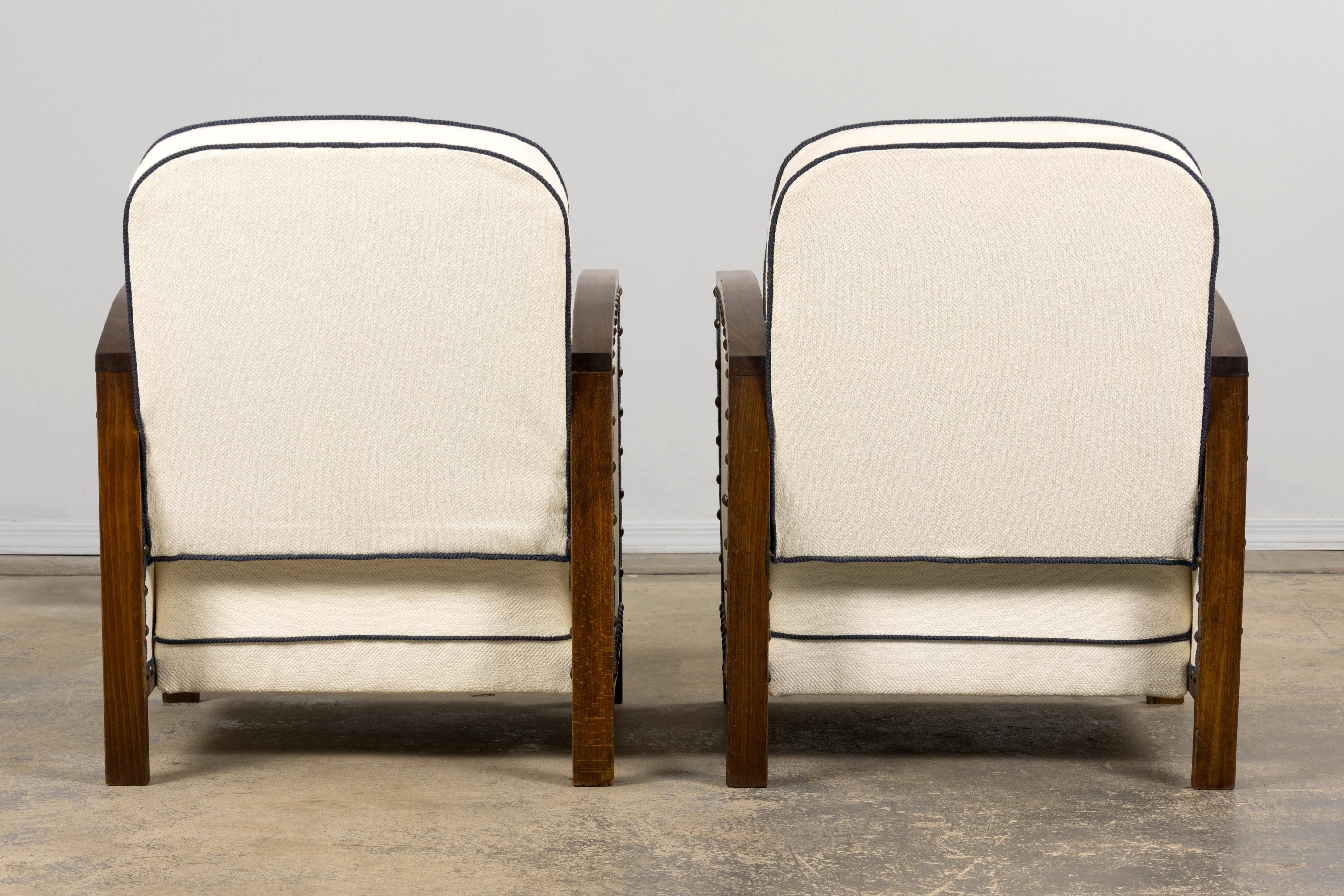 1930s French Art Deco Maple Club Chairs in Cotton White- A Pair For Sale 12