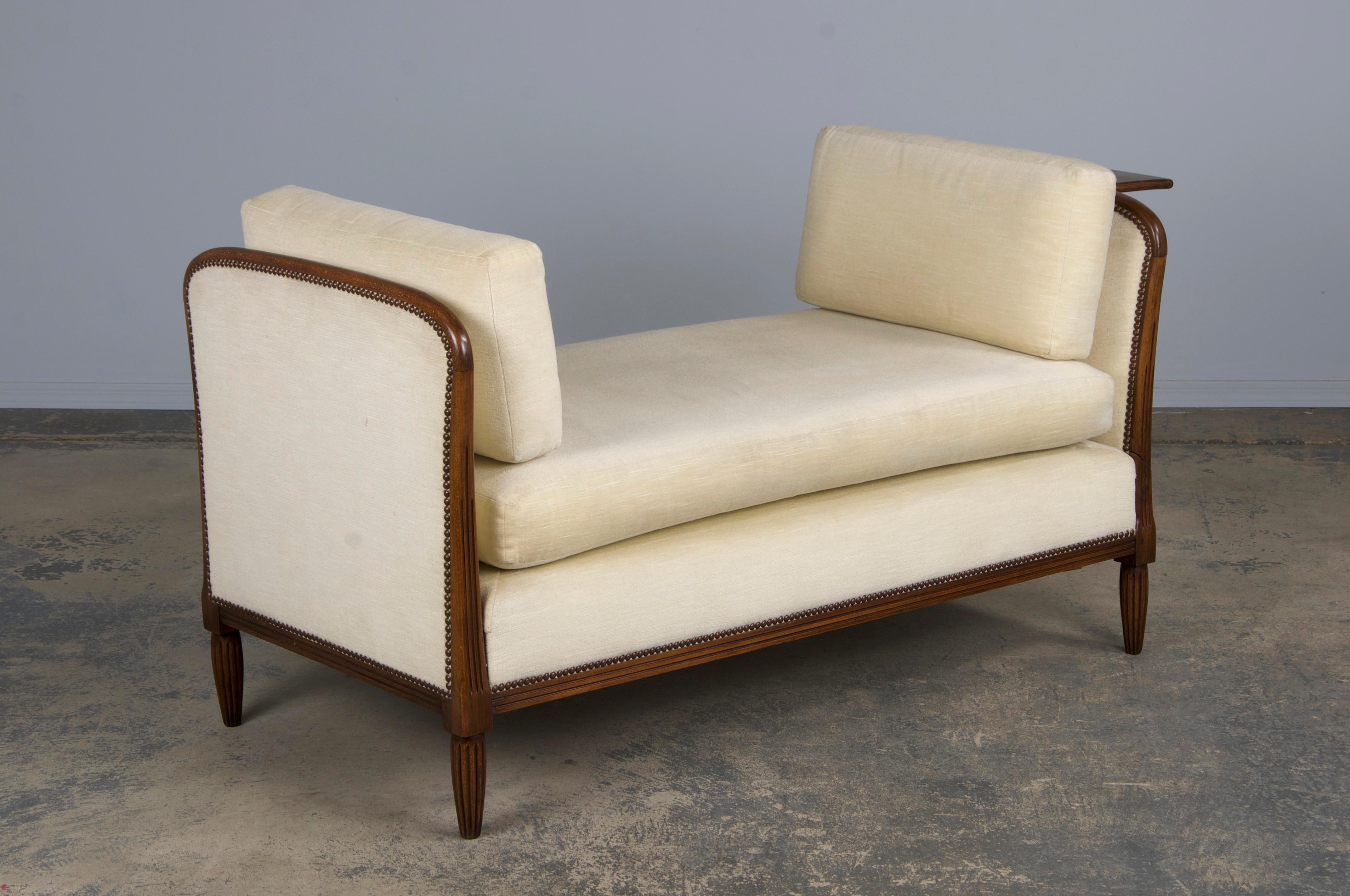 1930s French Art Deco Maple Daybed W/ Cream Velvet 1