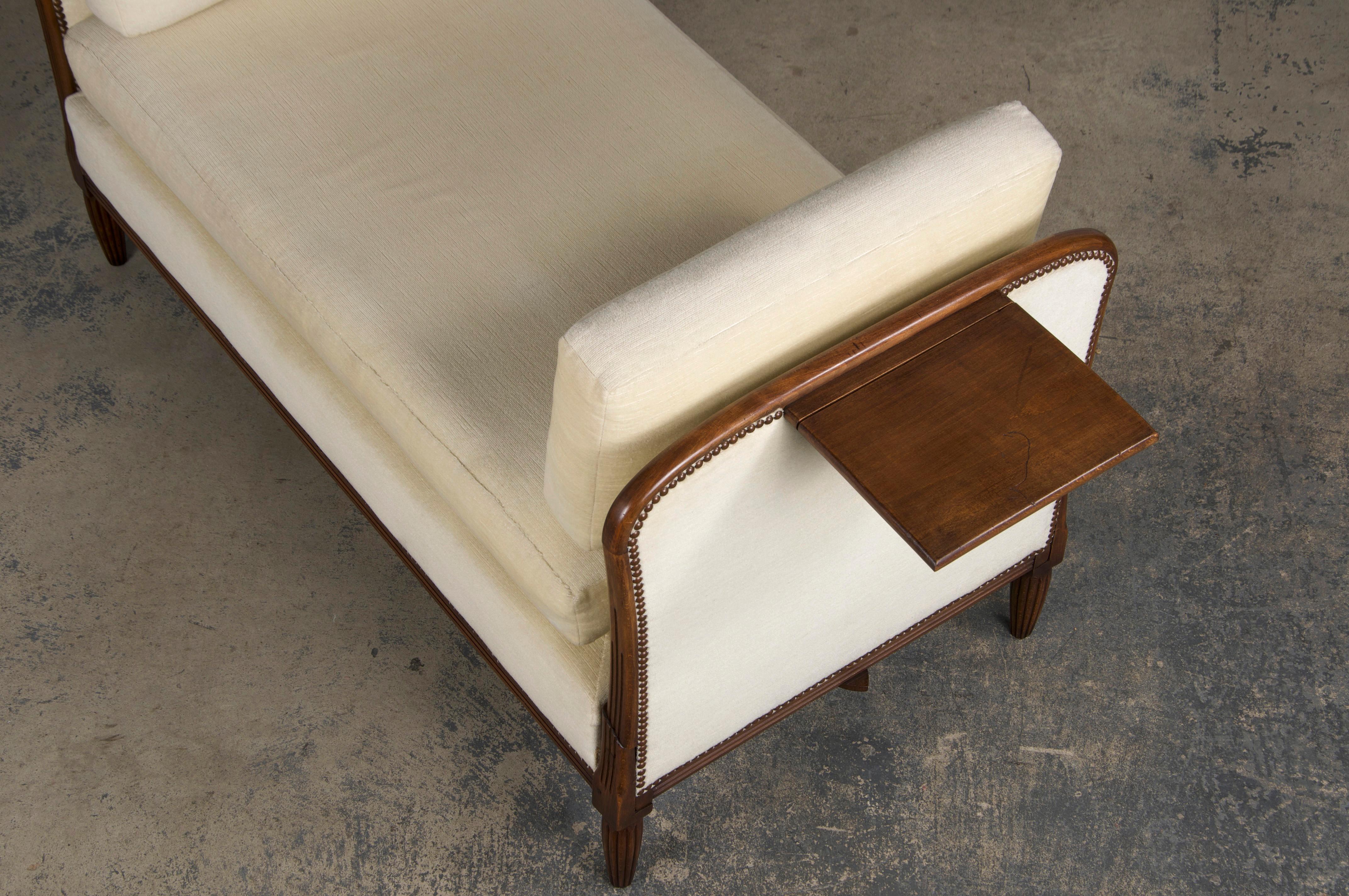 1930s French Art Deco Maple Daybed W/ Cream Velvet 3