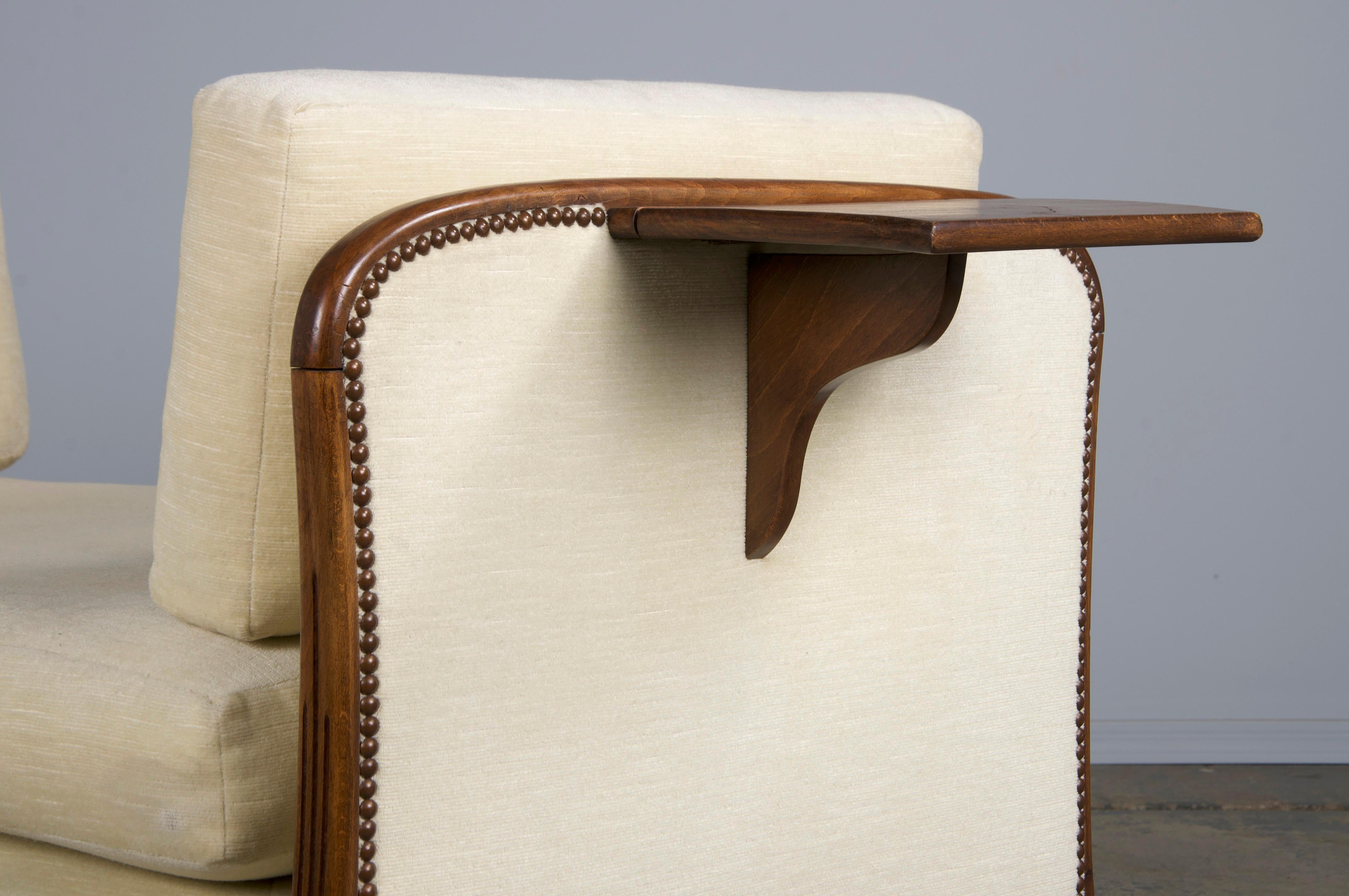 1930s French Art Deco Maple Daybed W/ Cream Velvet 4