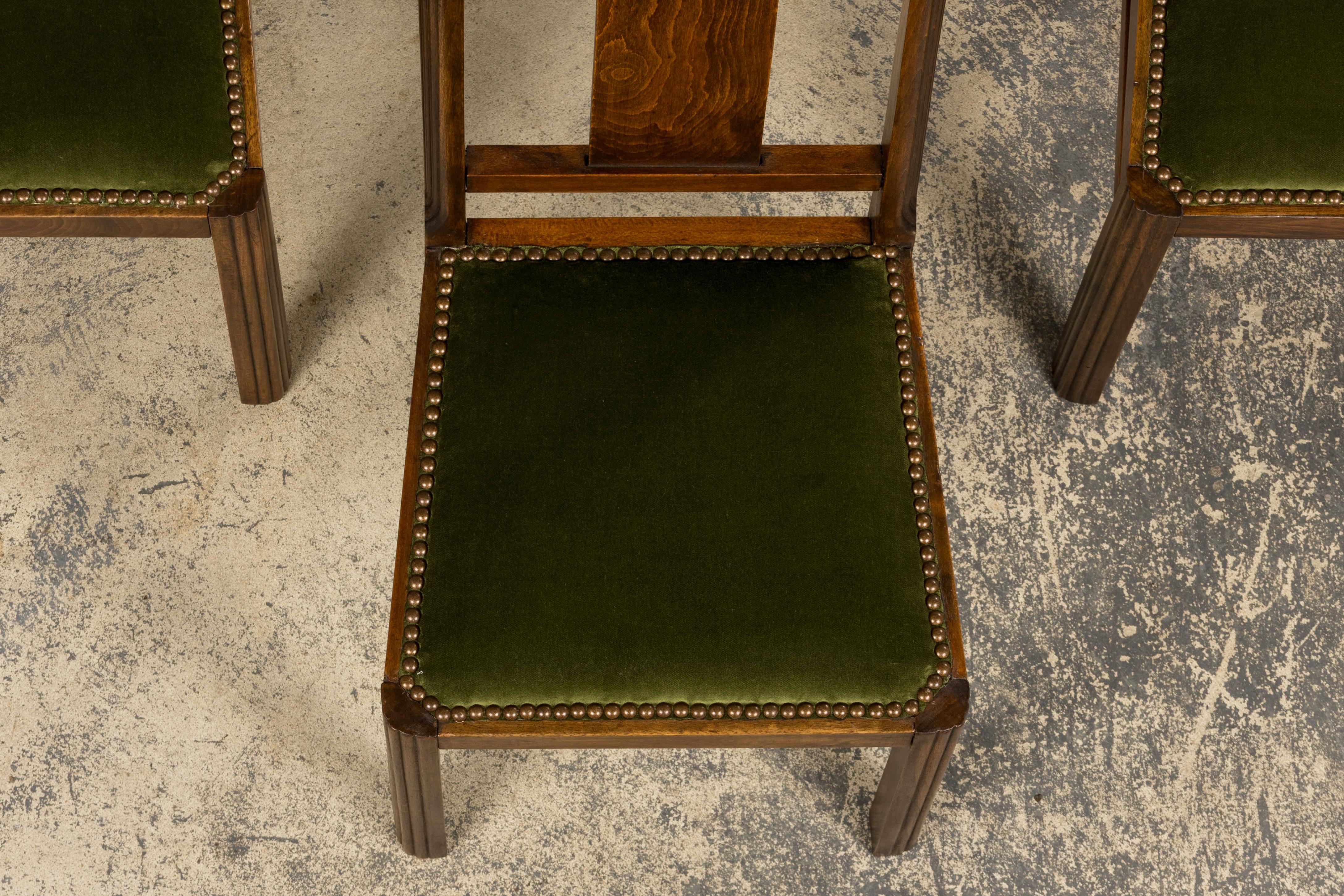 Fait main Chaises de salle à manger en érable Art Deco français des années 1930 avec velours vert olive - Lot de 6 en vente