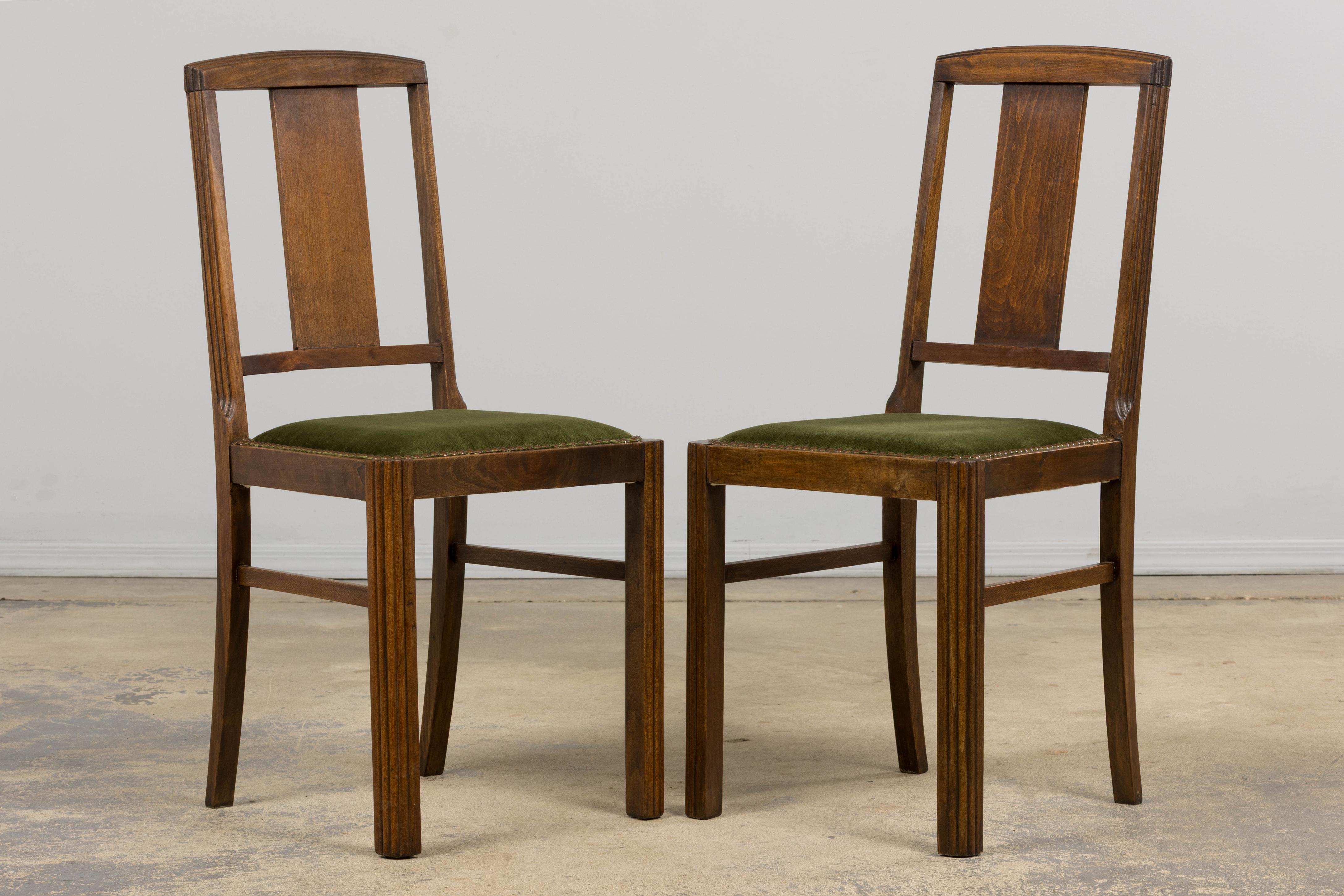 Chaises de salle à manger en érable Art Deco français des années 1930 avec velours vert olive - Lot de 6 Bon état - En vente à Astoria, NY