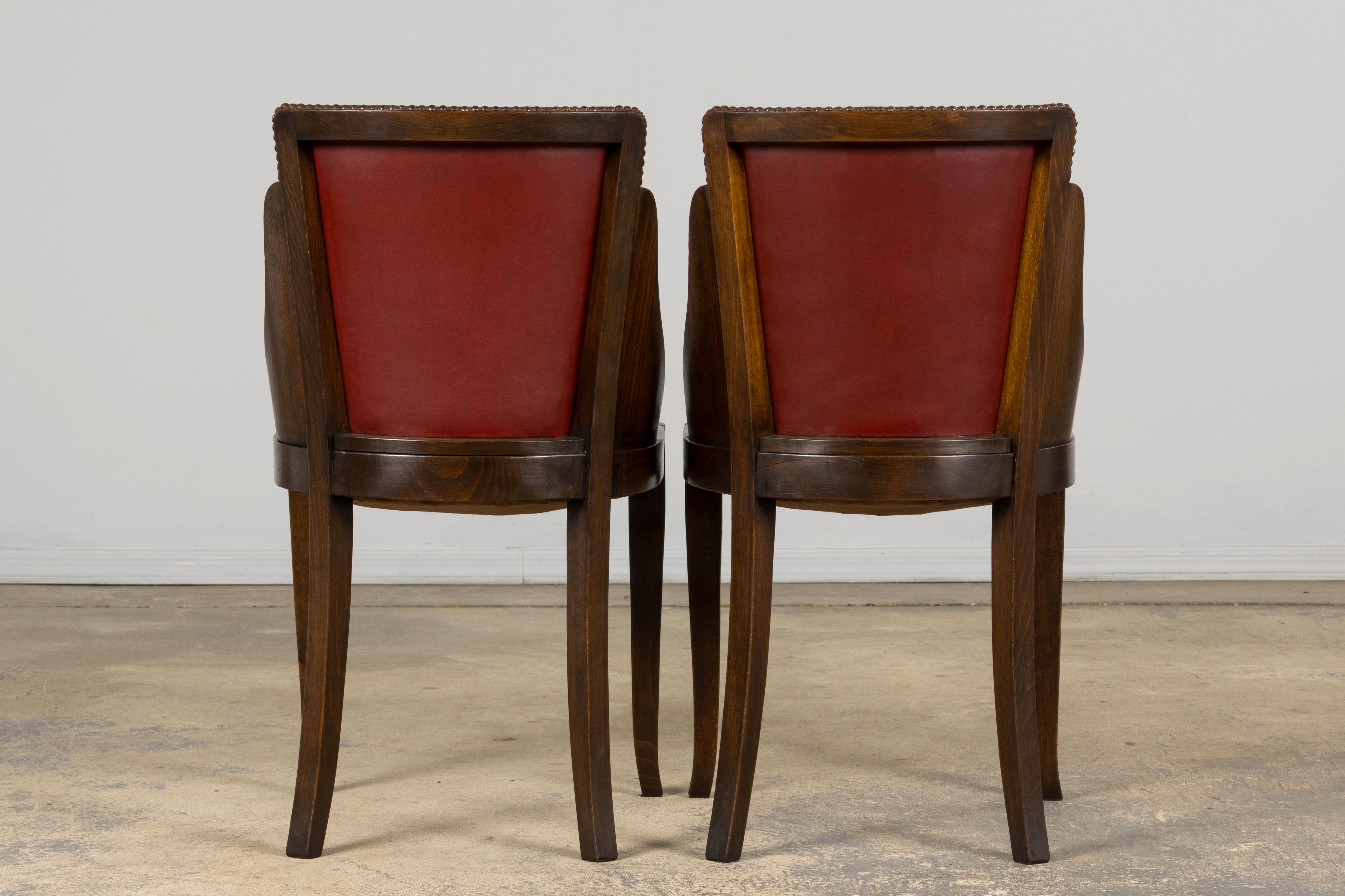 Sedie da pranzo a gondola in acero Art Deco francese degli anni '30 con finta pelle rossa - Set di 6 in vendita 12