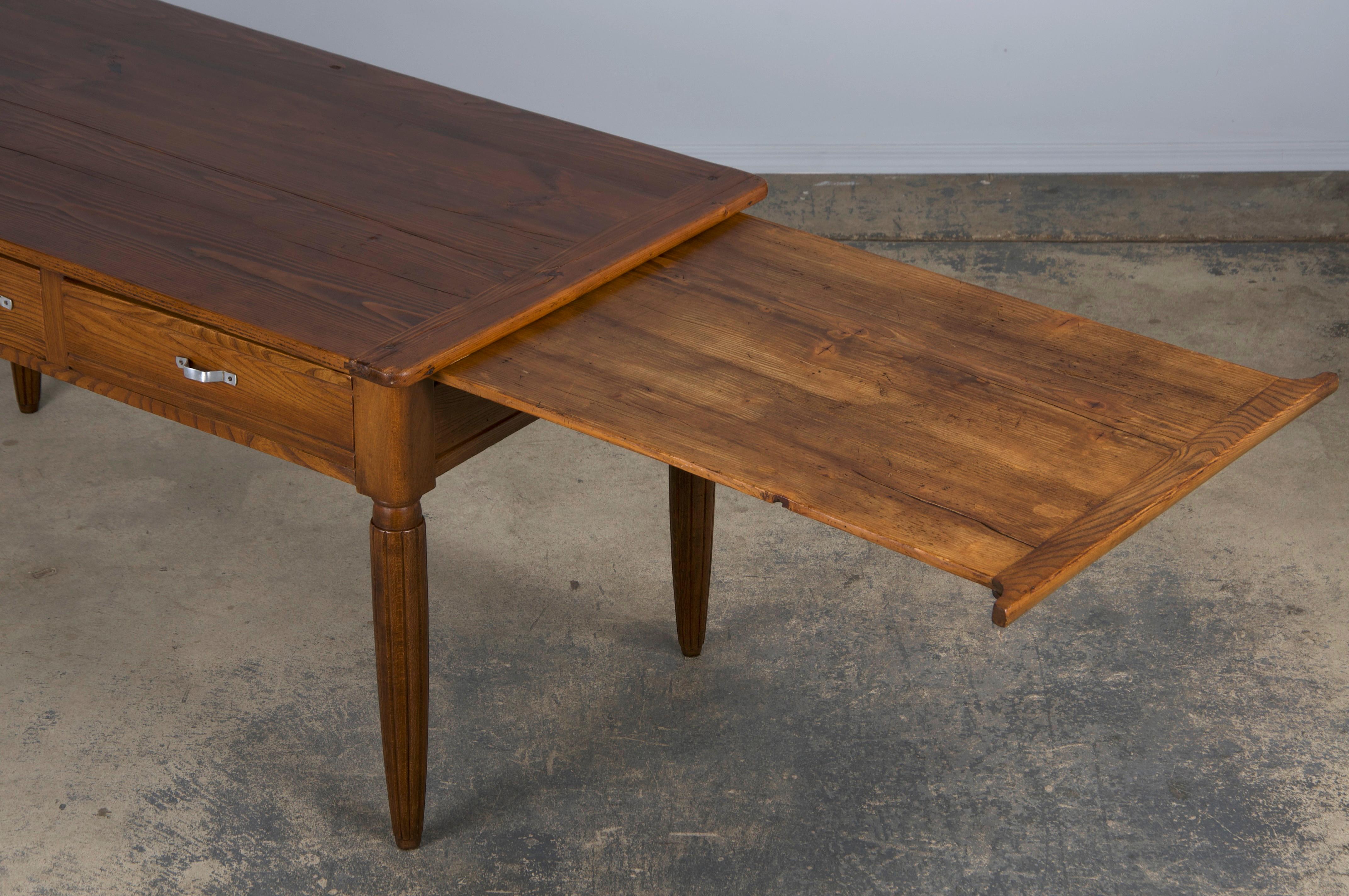 Mesa de granja de madera mixta Art Decó francesa de los años 30 en venta 12