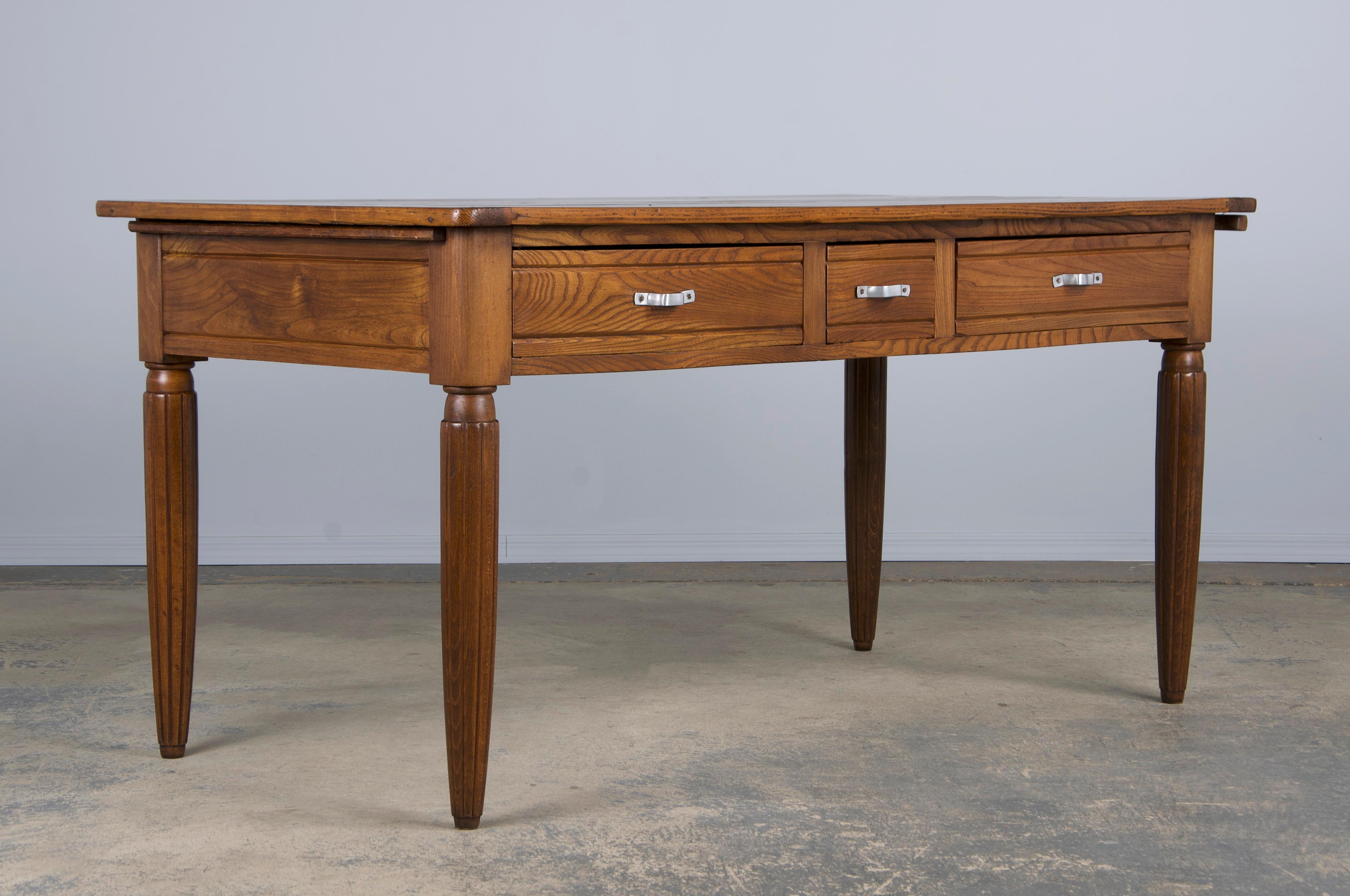 Mesa de granja de madera mixta Art Decó francesa de los años 30 Arce en venta
