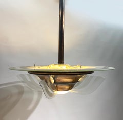 Französischer modernistischer Art-Déco-Kronleuchter aus Messing und Glas von Petitot aus den 1930er Jahren, 1930er Jahre
