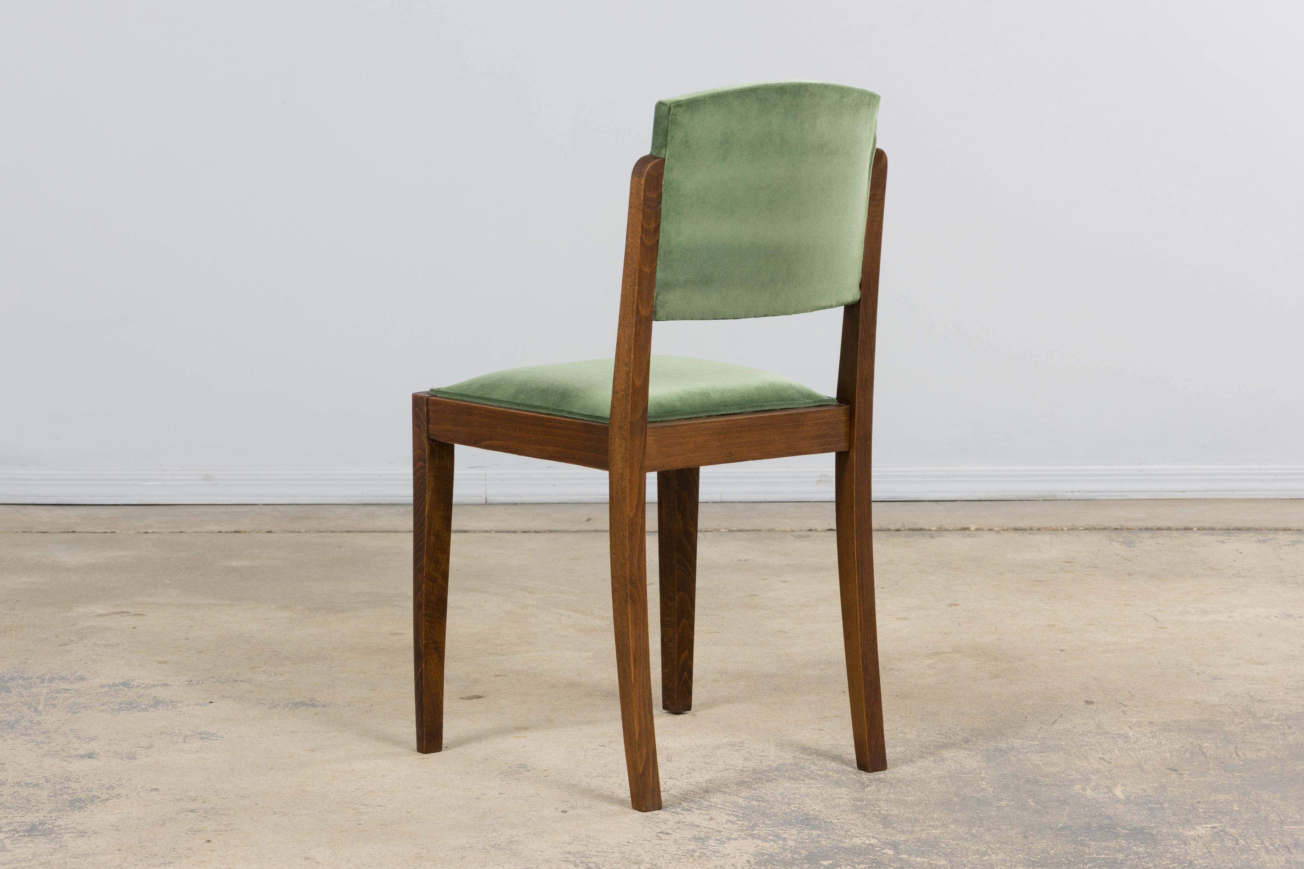 Französische Art-Déco-Esszimmerstühle aus Eichenholz aus den 1930er Jahren mit grünem Samt - 6er-Set im Angebot 7