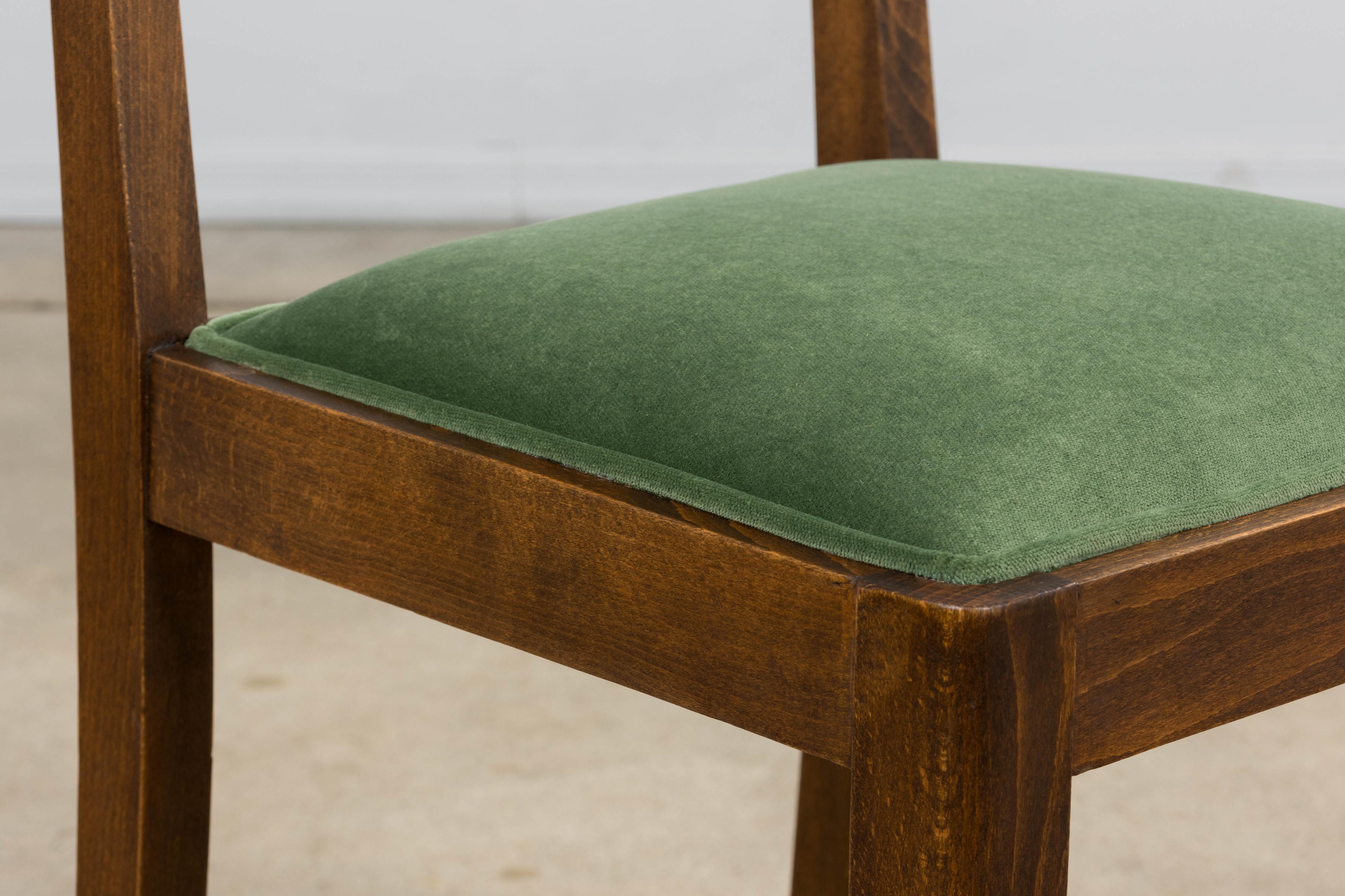 Französische Art-Déco-Esszimmerstühle aus Eichenholz aus den 1930er Jahren mit grünem Samt - 6er-Set im Angebot 9