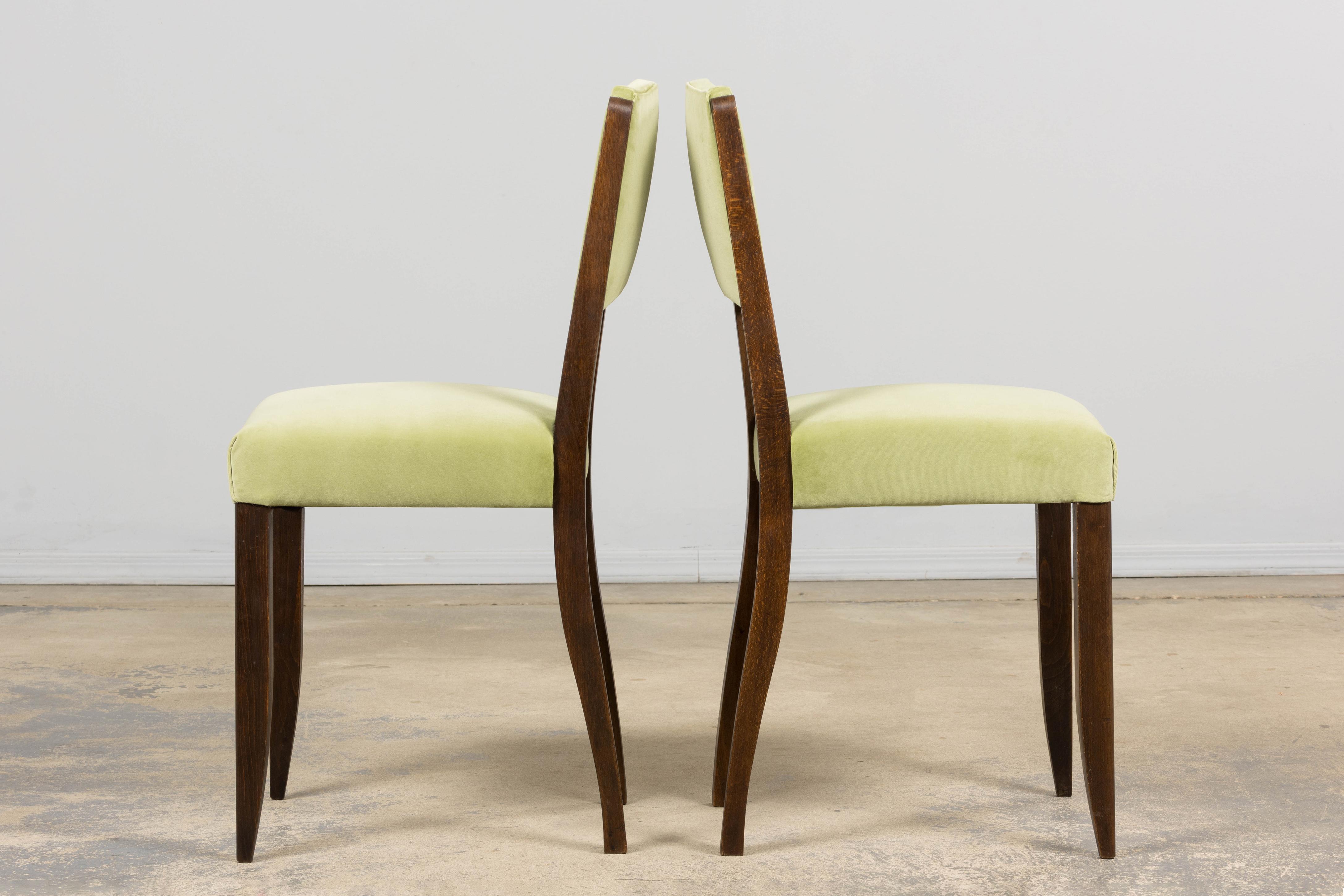 1930s French Art Deco Oak Dining Chairs in Laurel Green Velvet - Set of 6 im Angebot 3