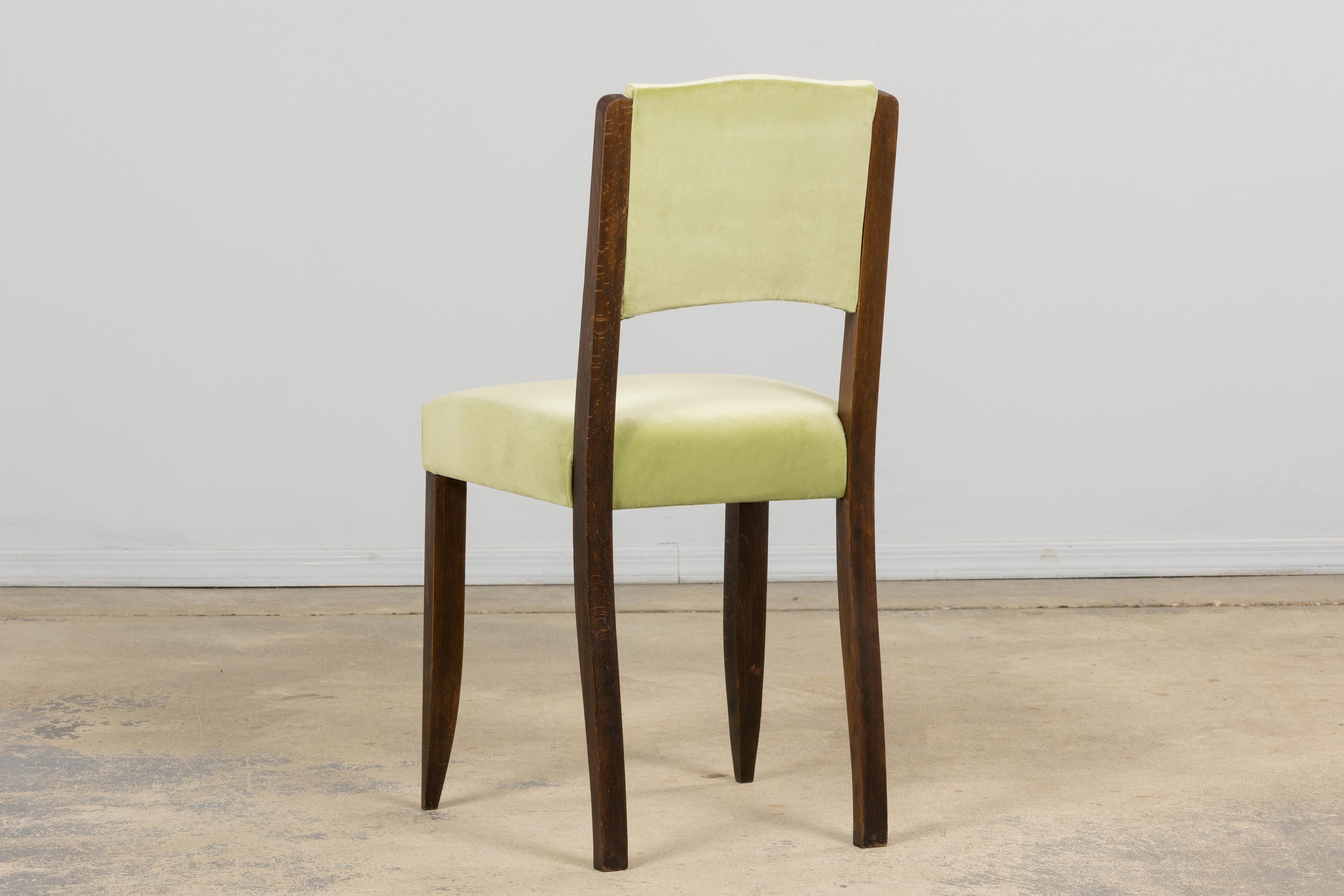 1930s French Art Deco Oak Dining Chairs in Laurel Green Velvet - Set of 6 im Angebot 5