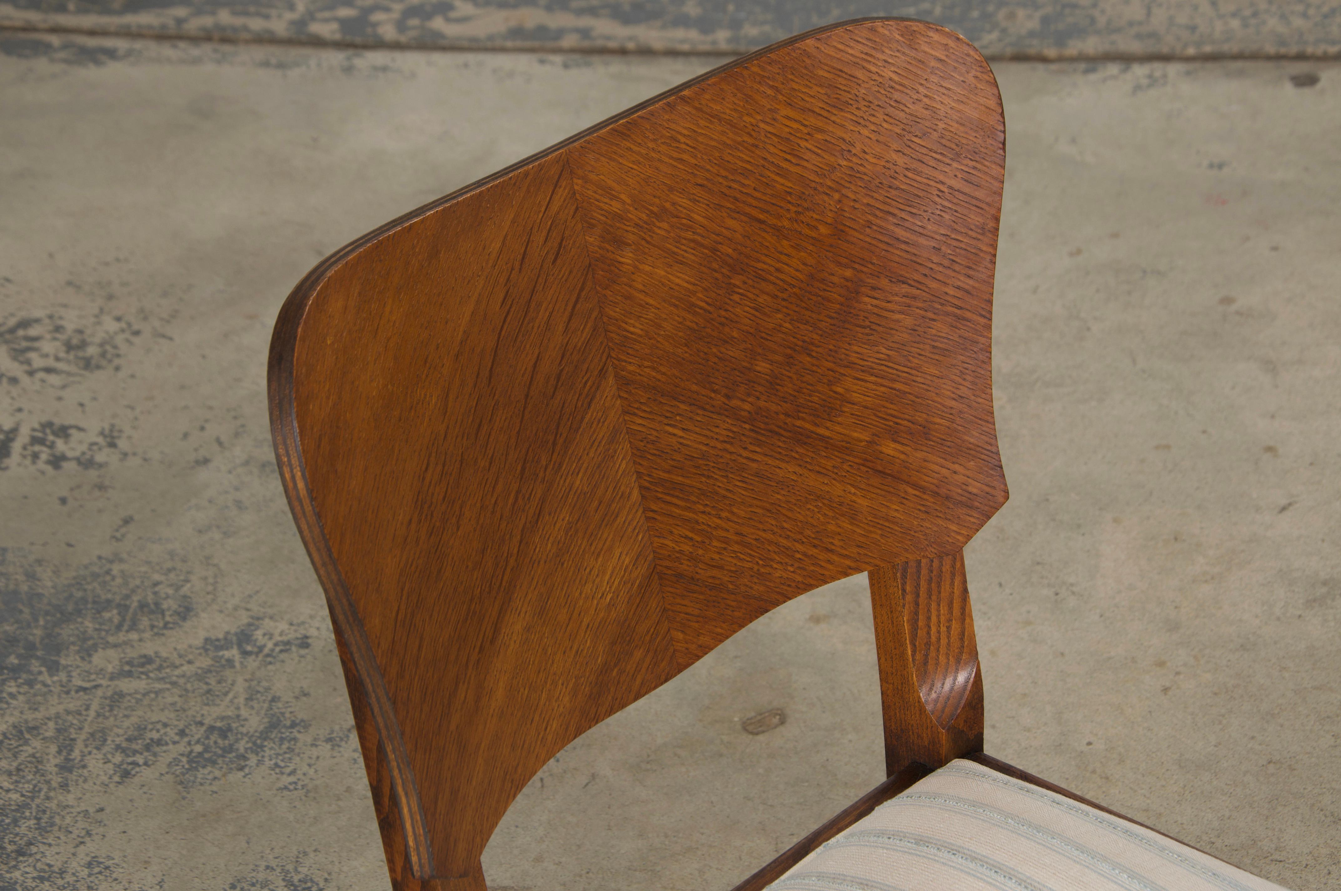 XX secolo Sedie da pranzo francesi Art Deco degli anni '30 in Oak con tessuto a righe - Set di 6 in vendita