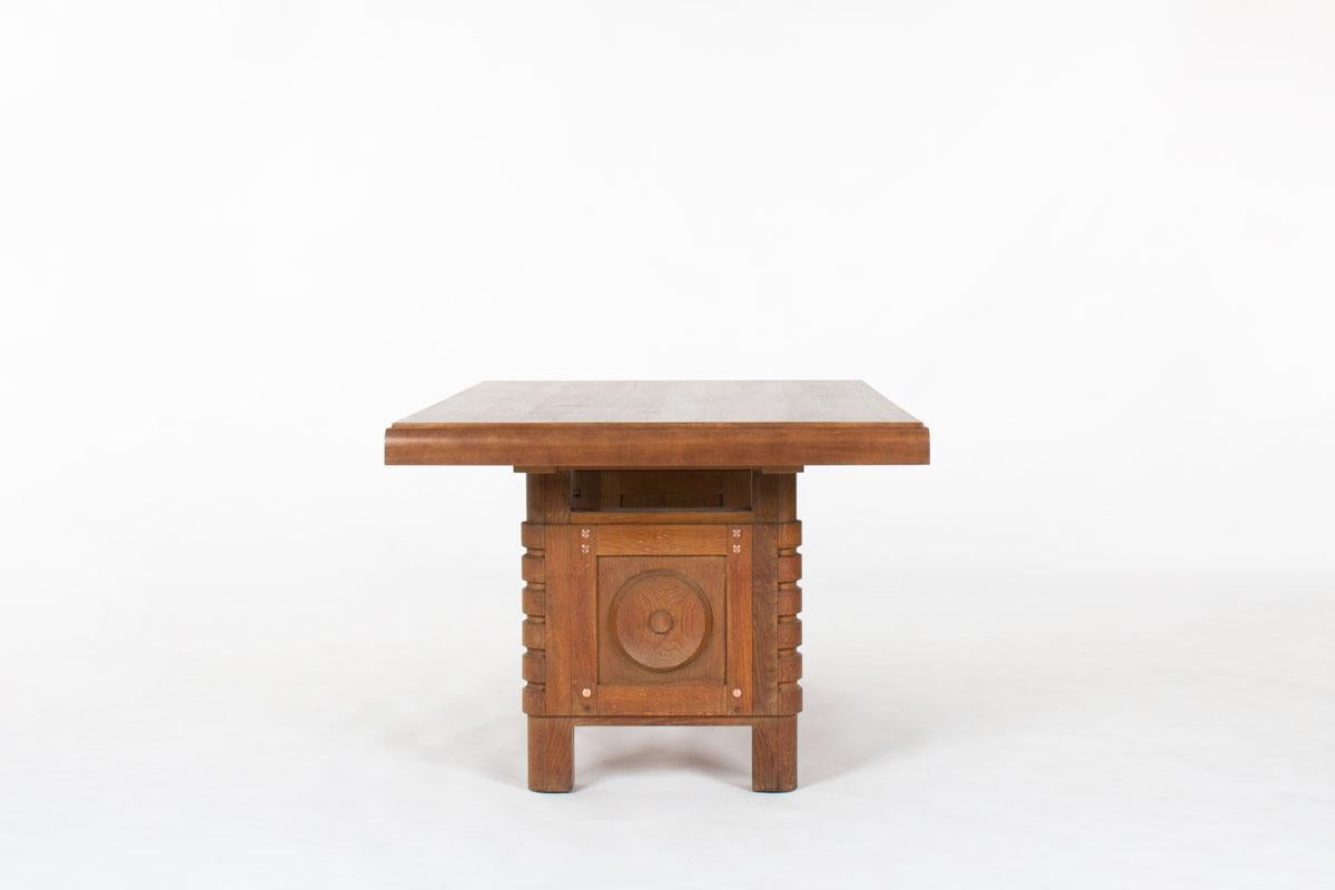 1930s French Art Deco Oak Dining Table, in the Manner of Charles Dudouyt Art Decó en venta