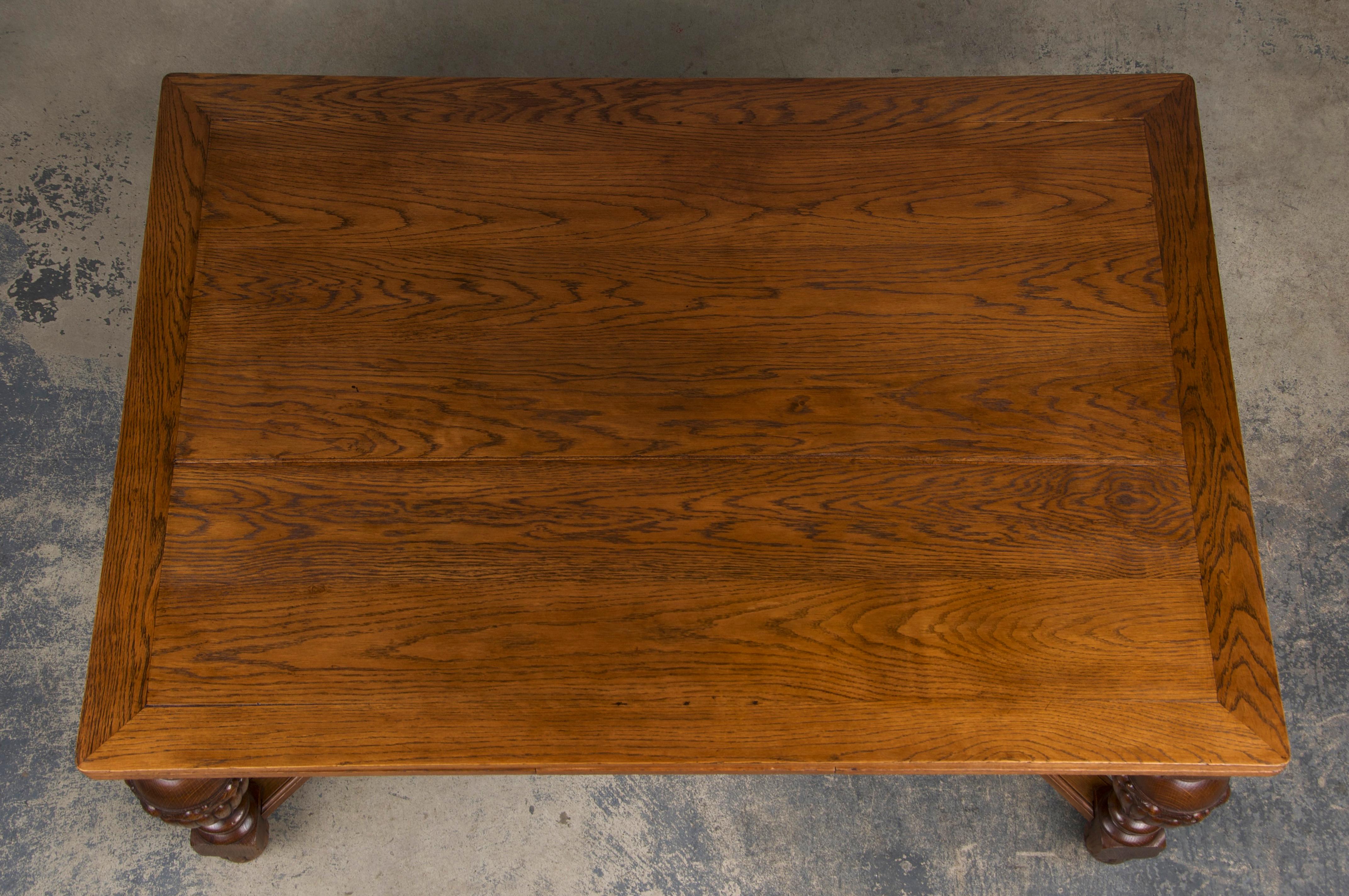Mesa de comedor extensible francesa Art Decó de roble de los años 30 en Bueno estado para la venta en Astoria, NY