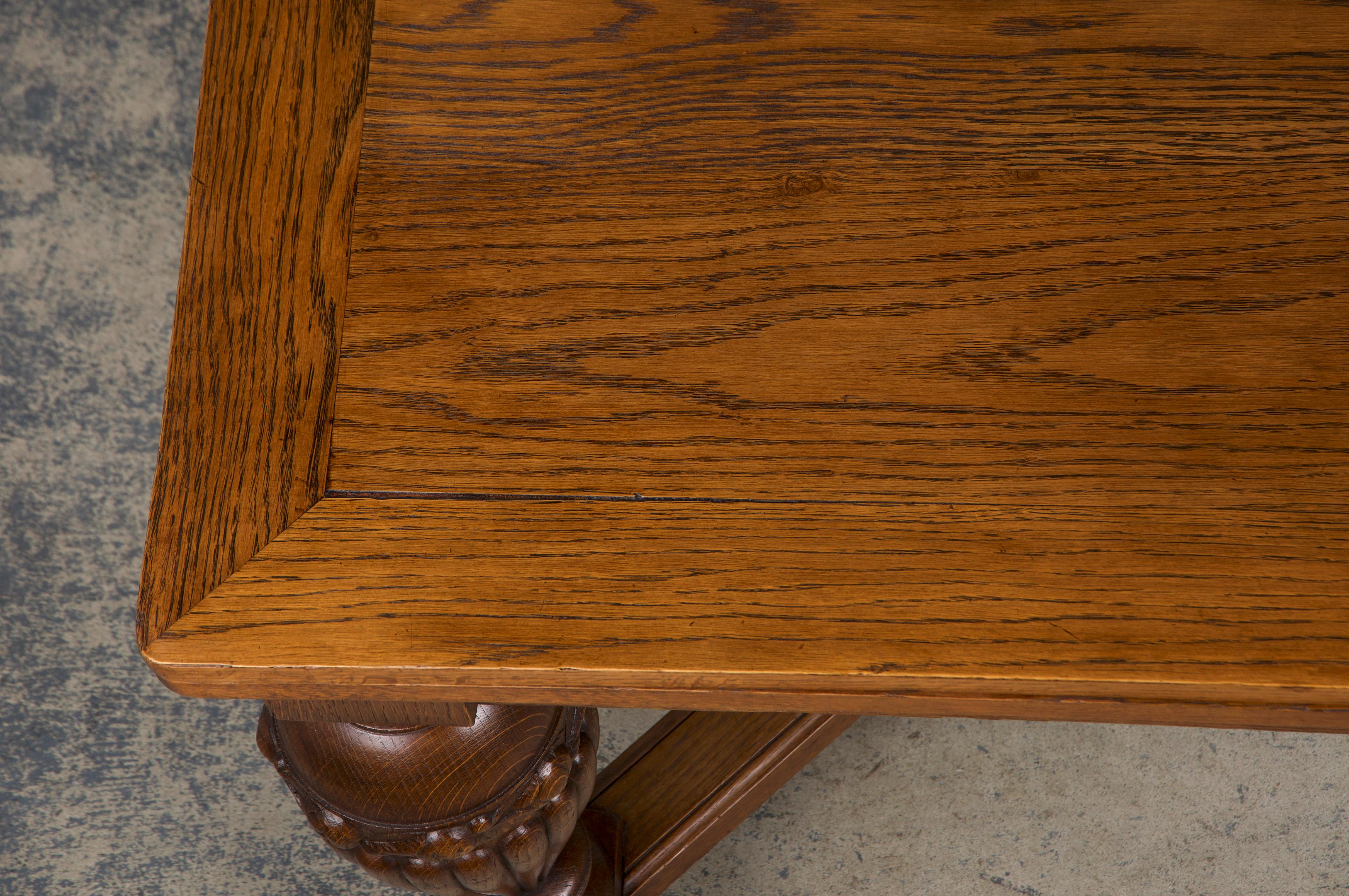 Mesa de comedor extensible francesa Art Decó de roble de los años 30 siglo XX en venta