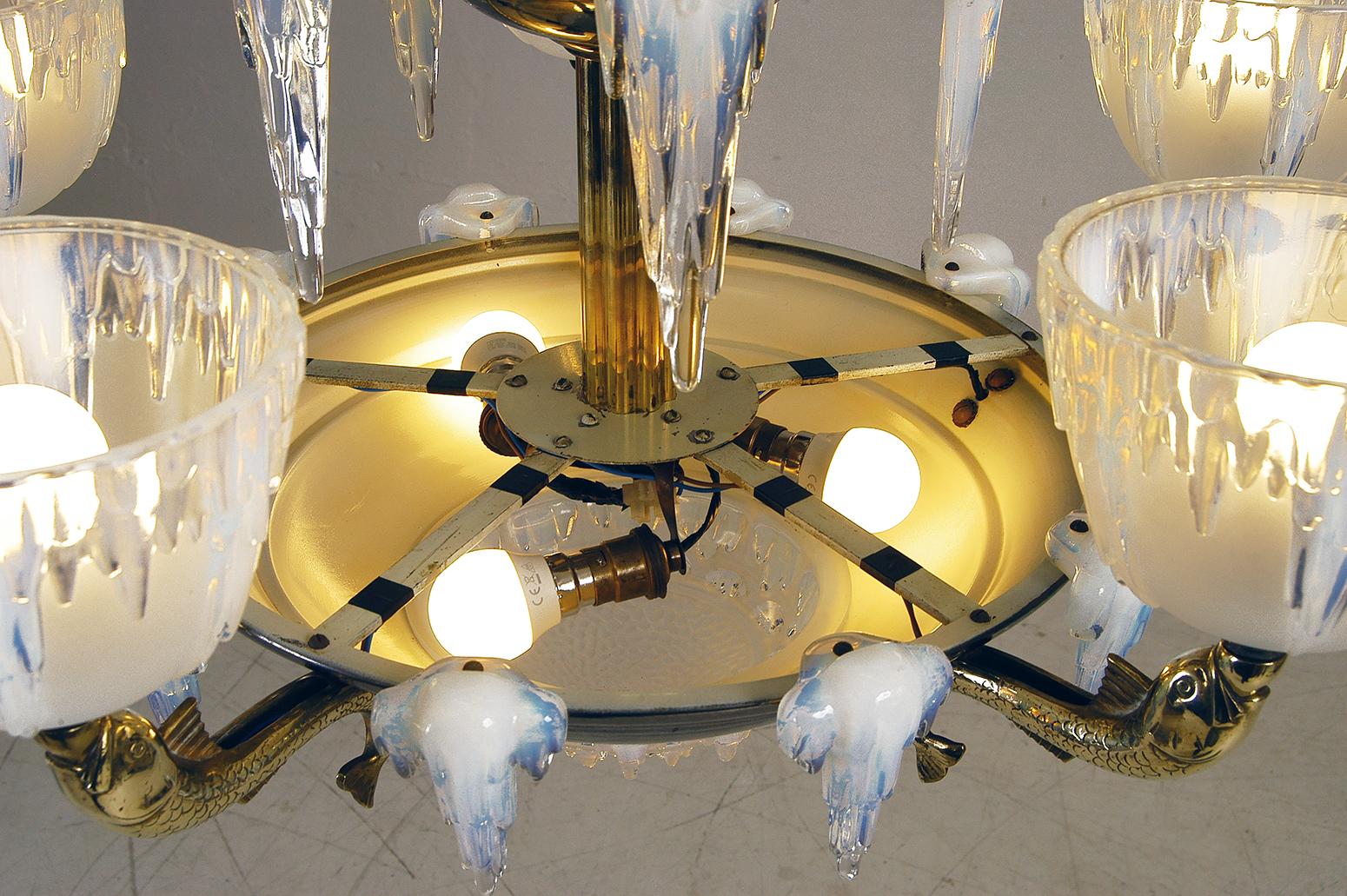 1930s French Art Deco Opalescent Ezan Glass ‘Icicle’ Chandelier by Henri Petitot 5