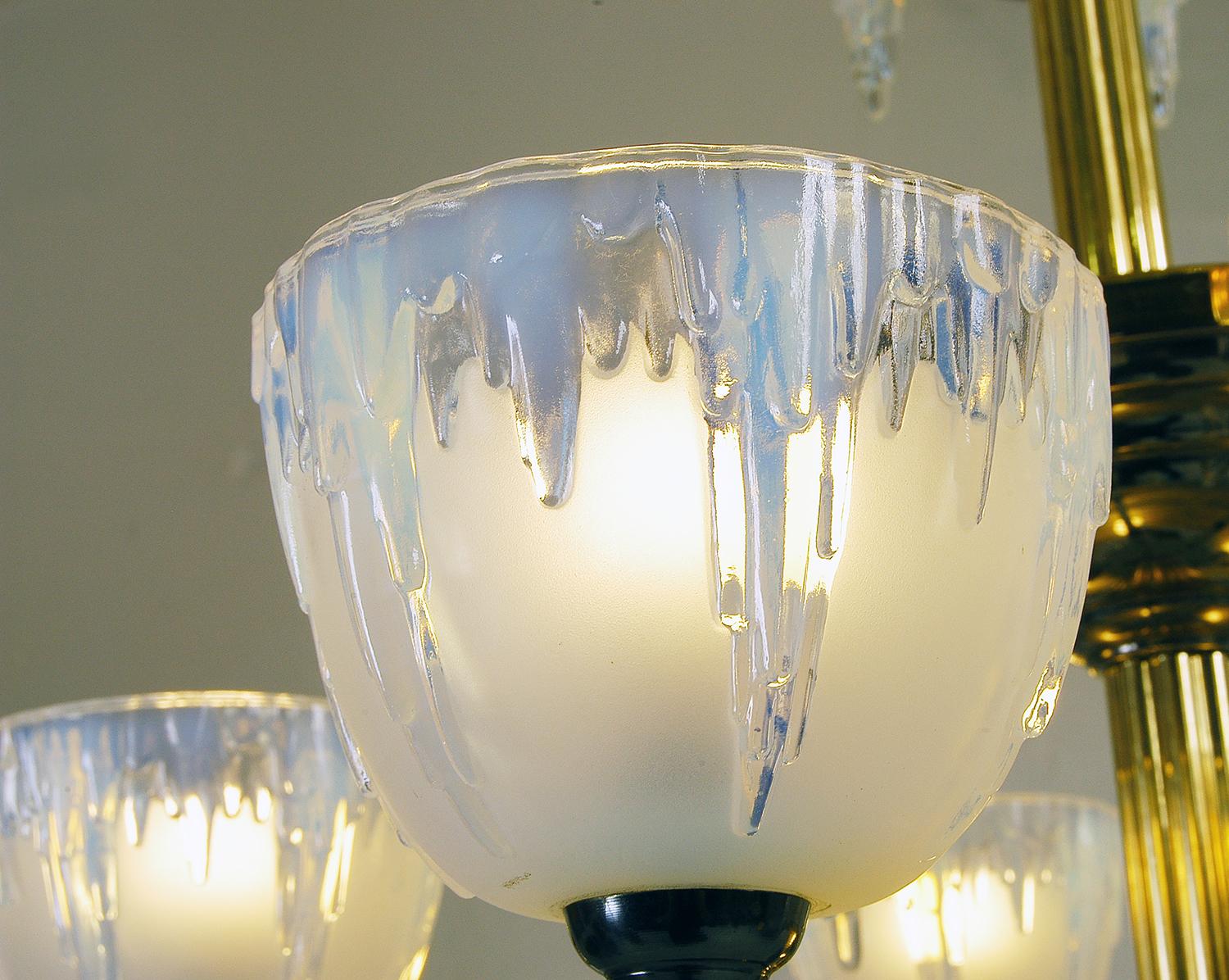 1930s French Art Deco Opalescent Ezan Glass ‘Icicle’ Chandelier by Henri Petitot 4