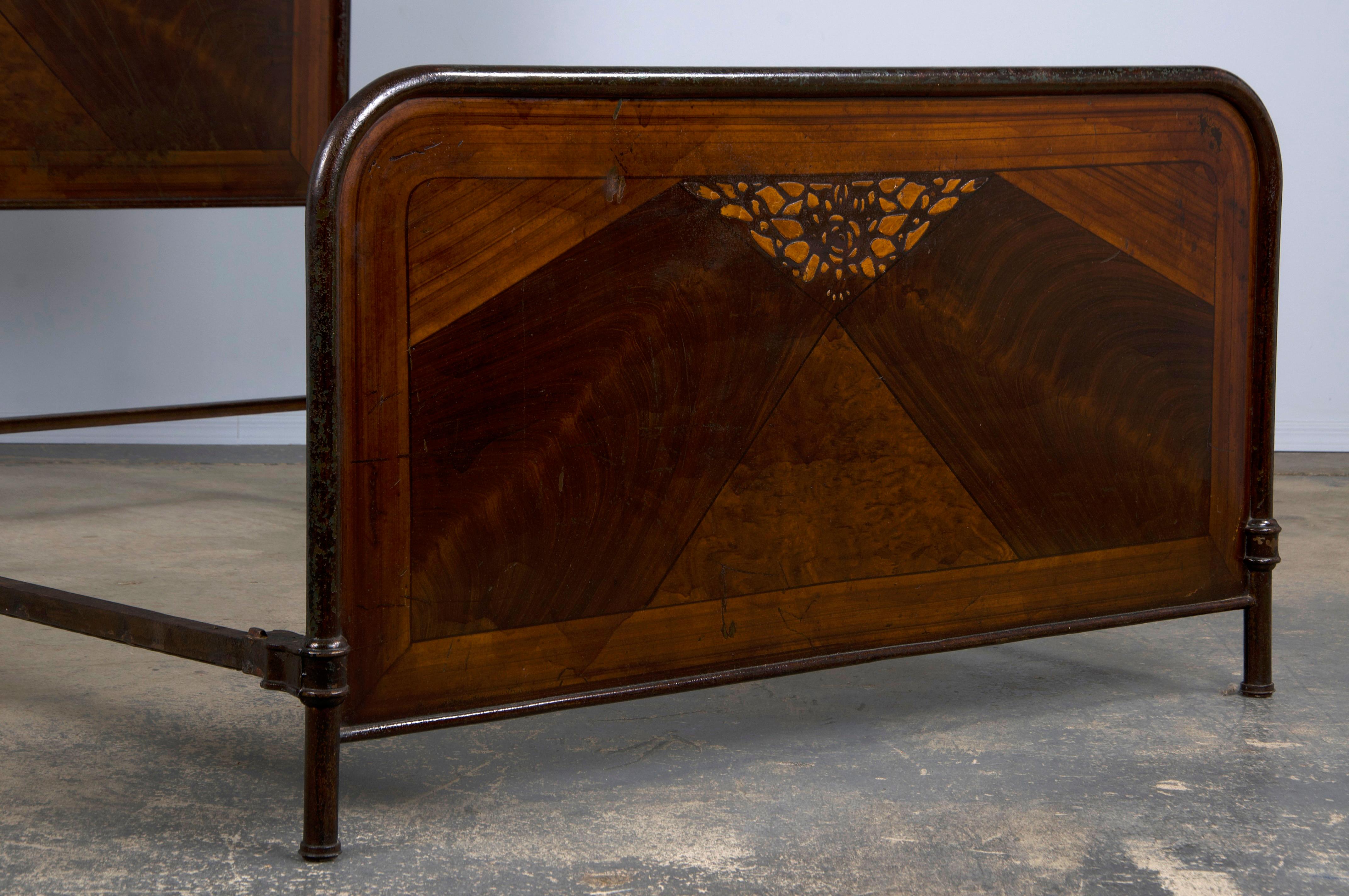 1930s French Art Deco Painted Wrought Iron Full Size Bed Frame For Sale 5