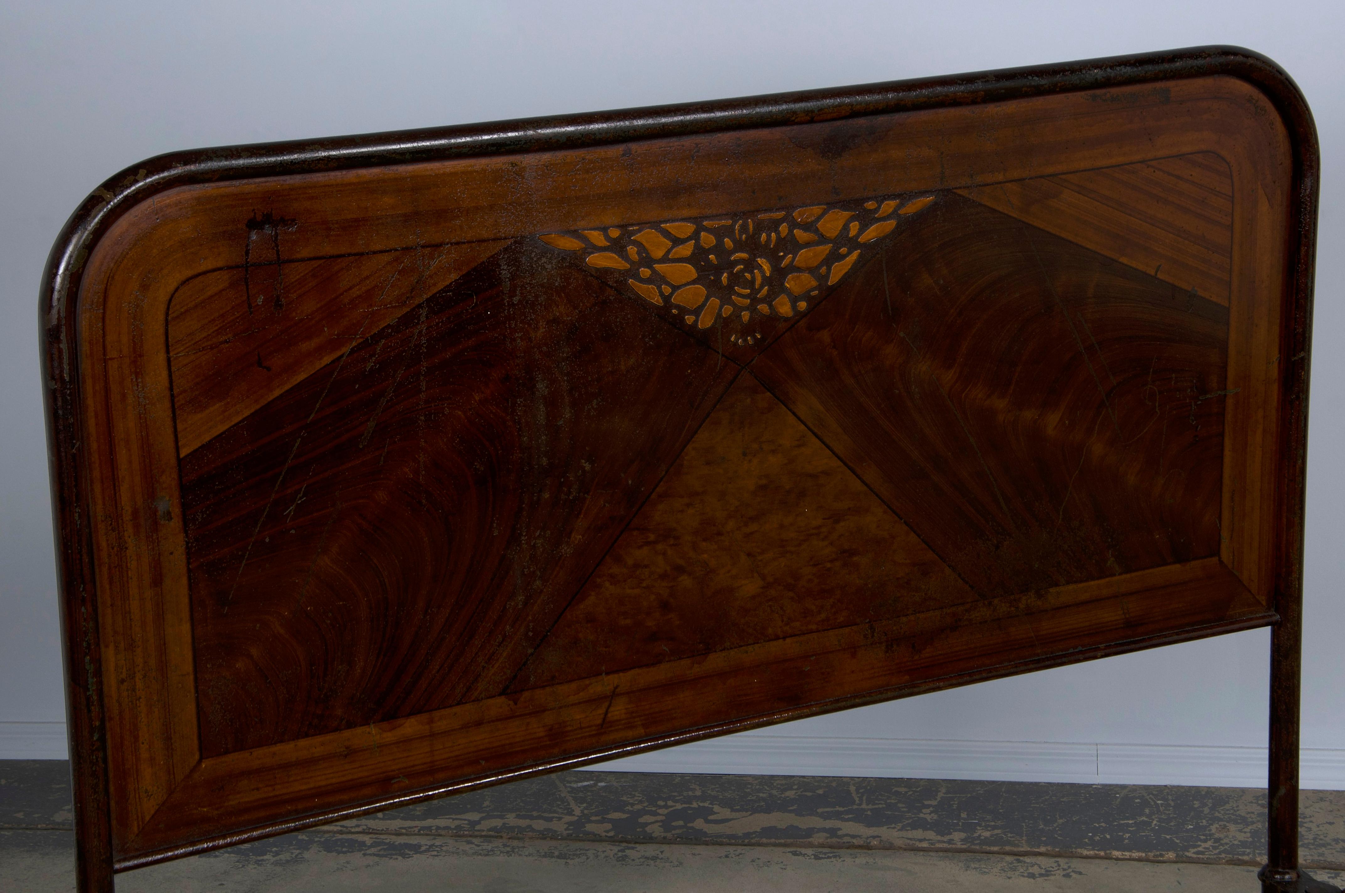 1930s French Art Deco Painted Wrought Iron Full Size Bed Frame For Sale 8