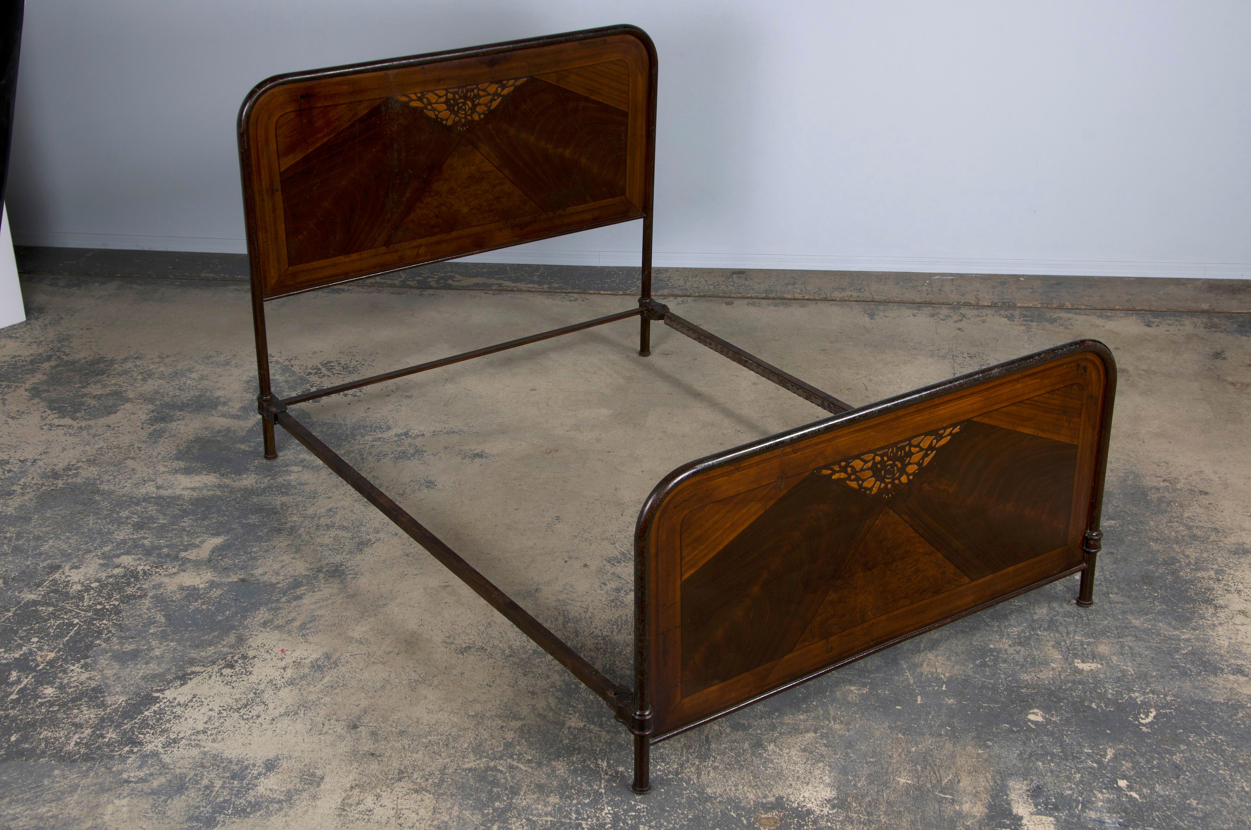1930s French Art Deco Painted Wrought Iron Full Size Bed Frame For Sale 9