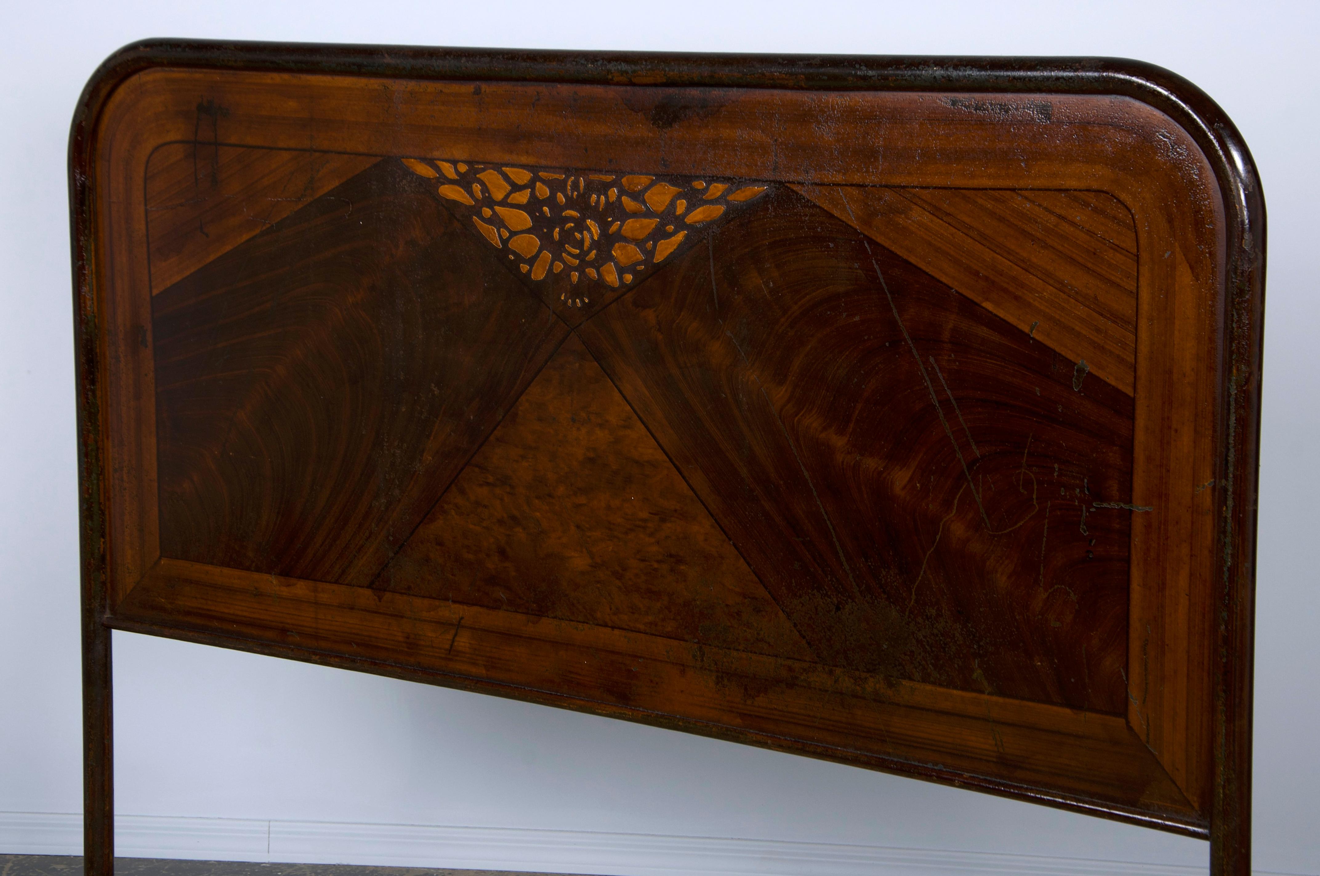 1930s French Art Deco Painted Wrought Iron Full Size Bed Frame In Good Condition For Sale In Astoria, NY